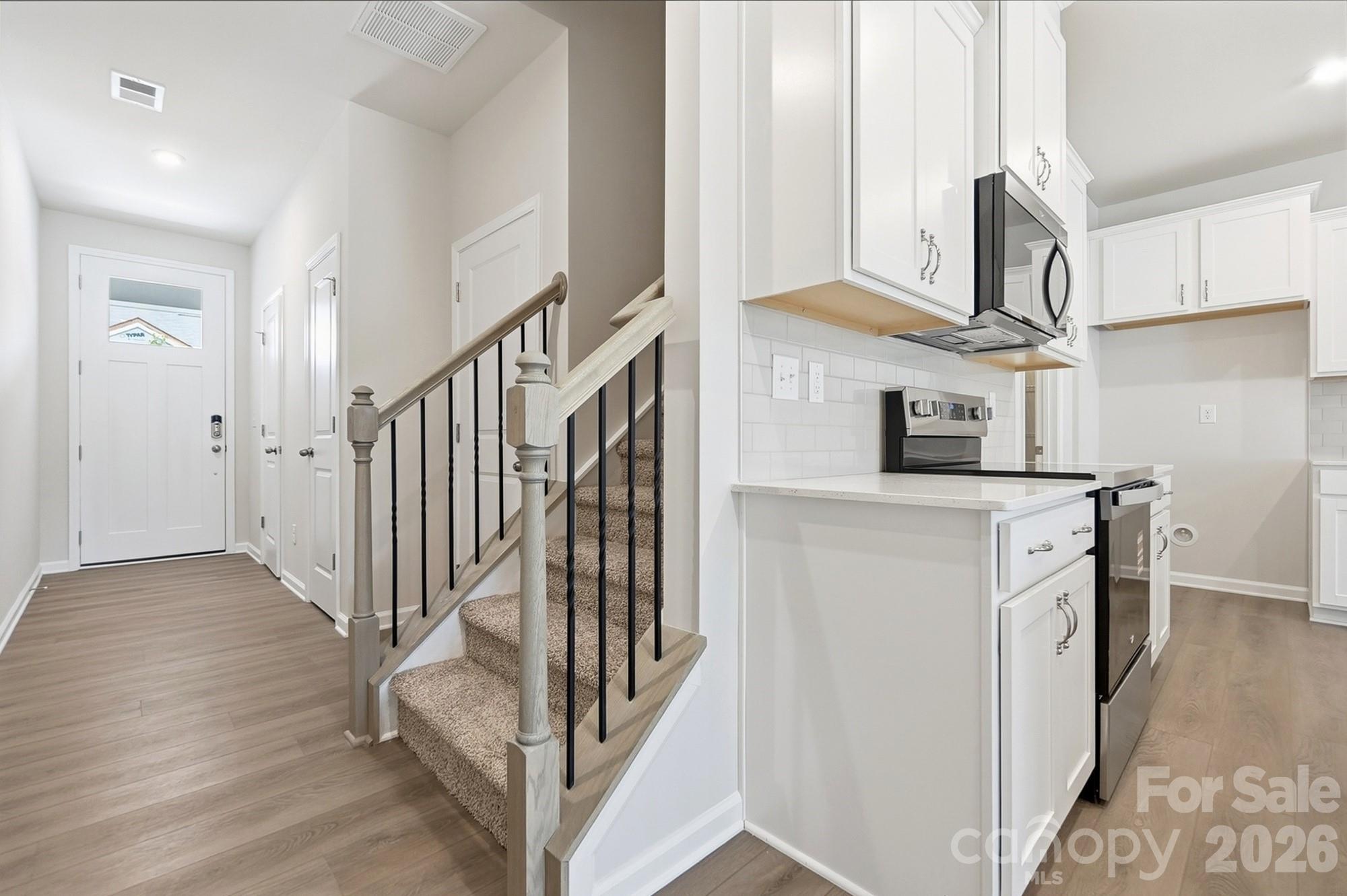 1304 Vibrant Road Property Photo 4