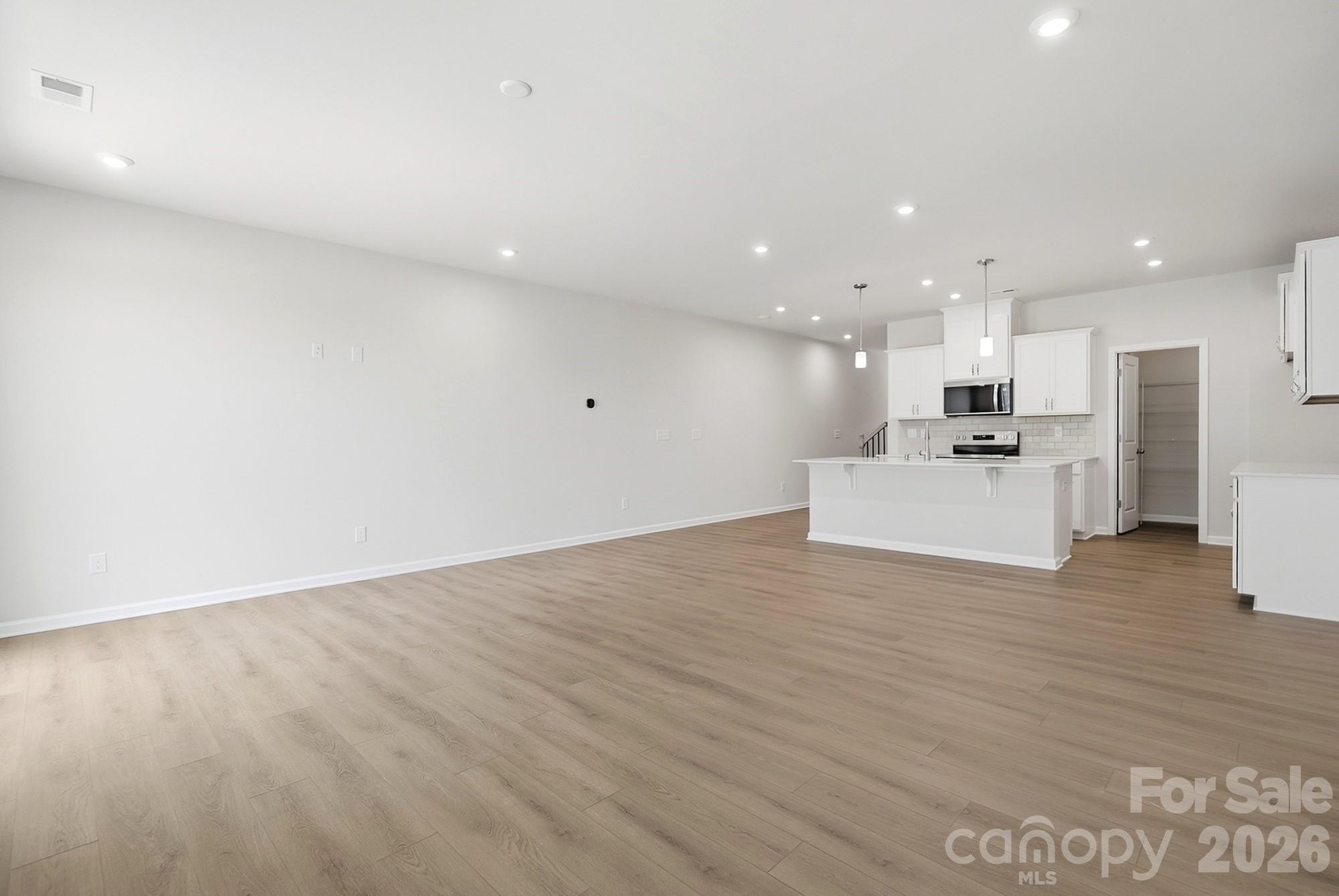 1304 Vibrant Road Property Photo 8