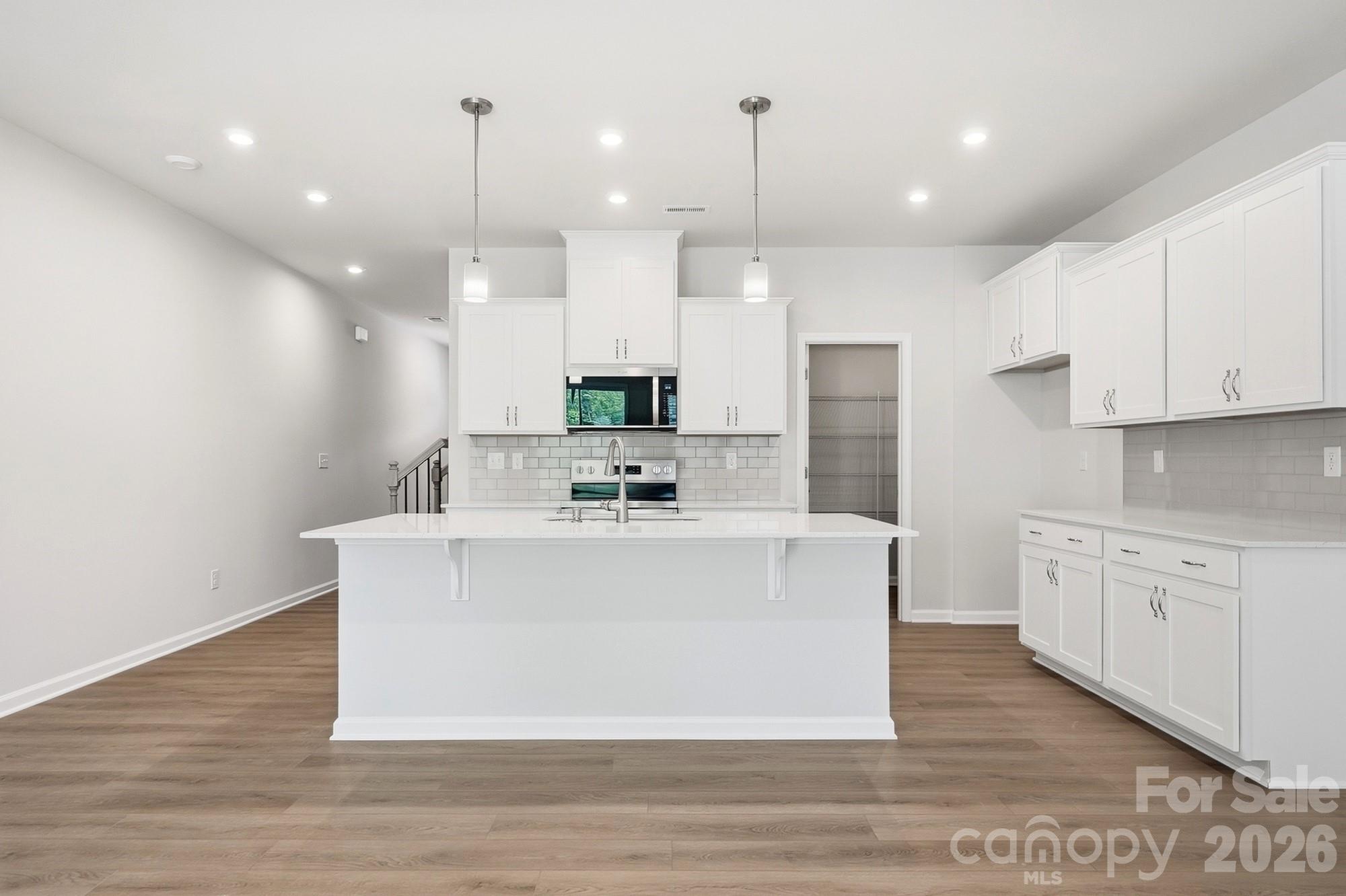 1304 Vibrant Road Property Photo 10