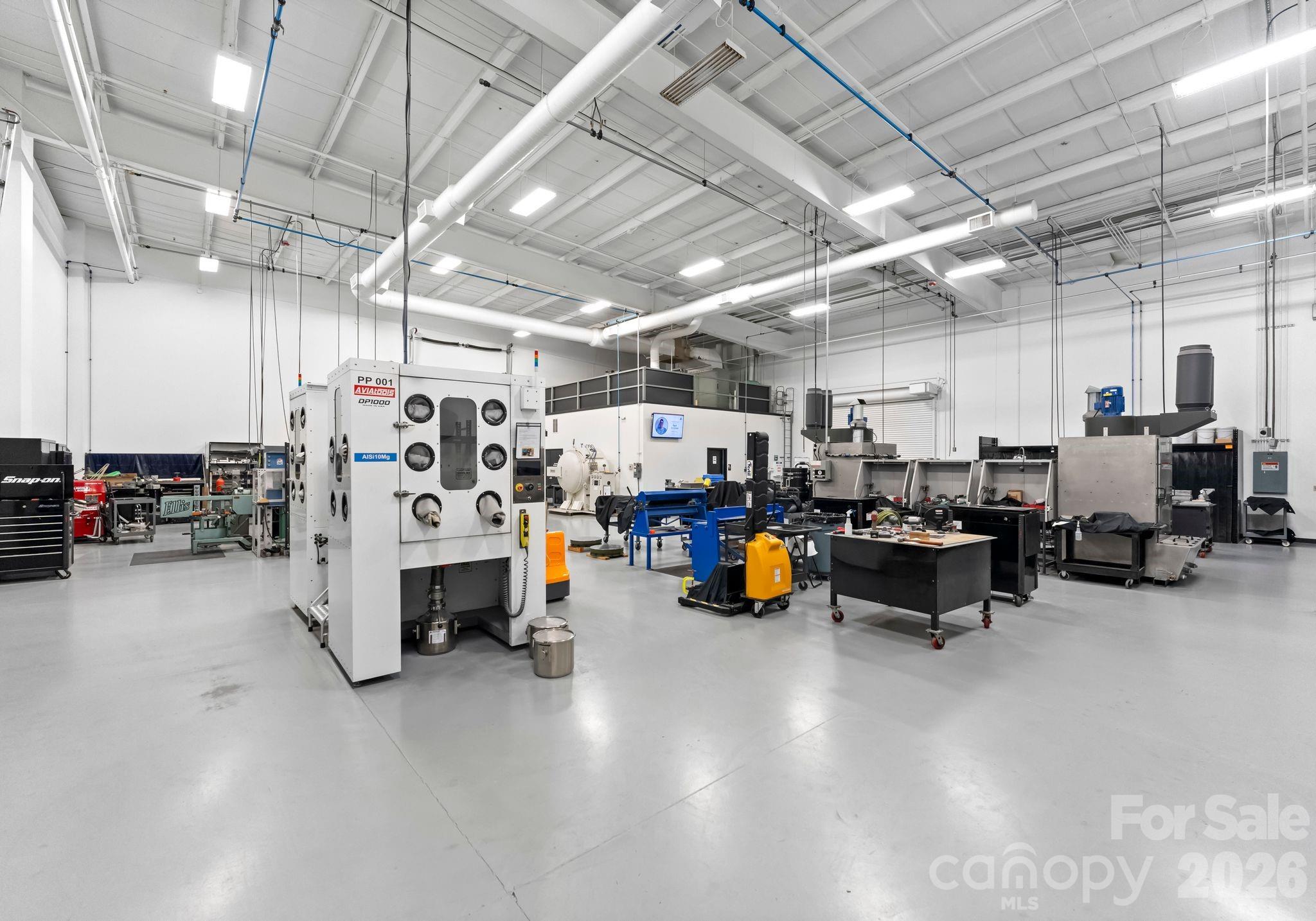 258-260 W Aviation Drive Property Photo 22