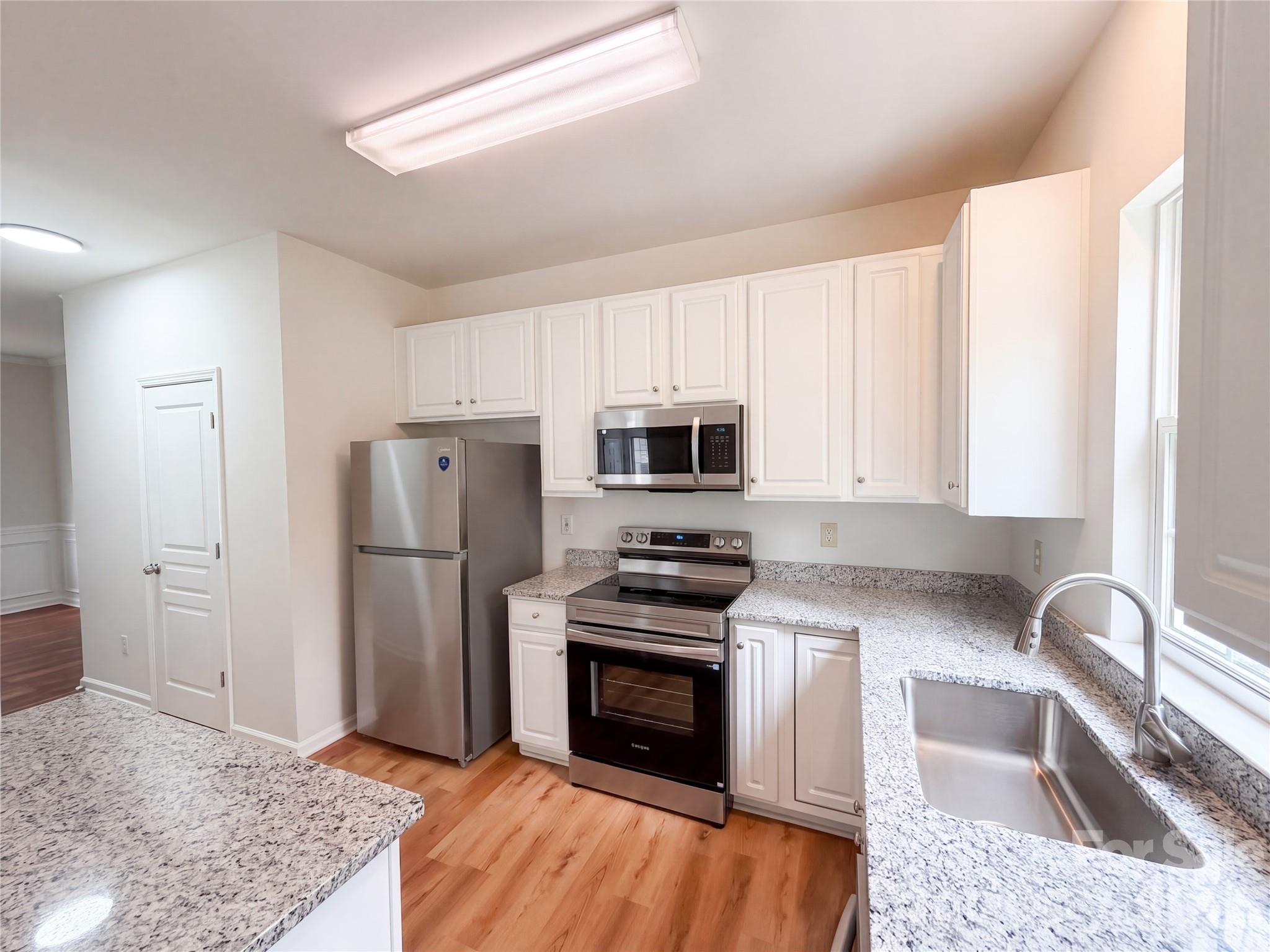 10648 Secret Garden Lane Property Photo 6