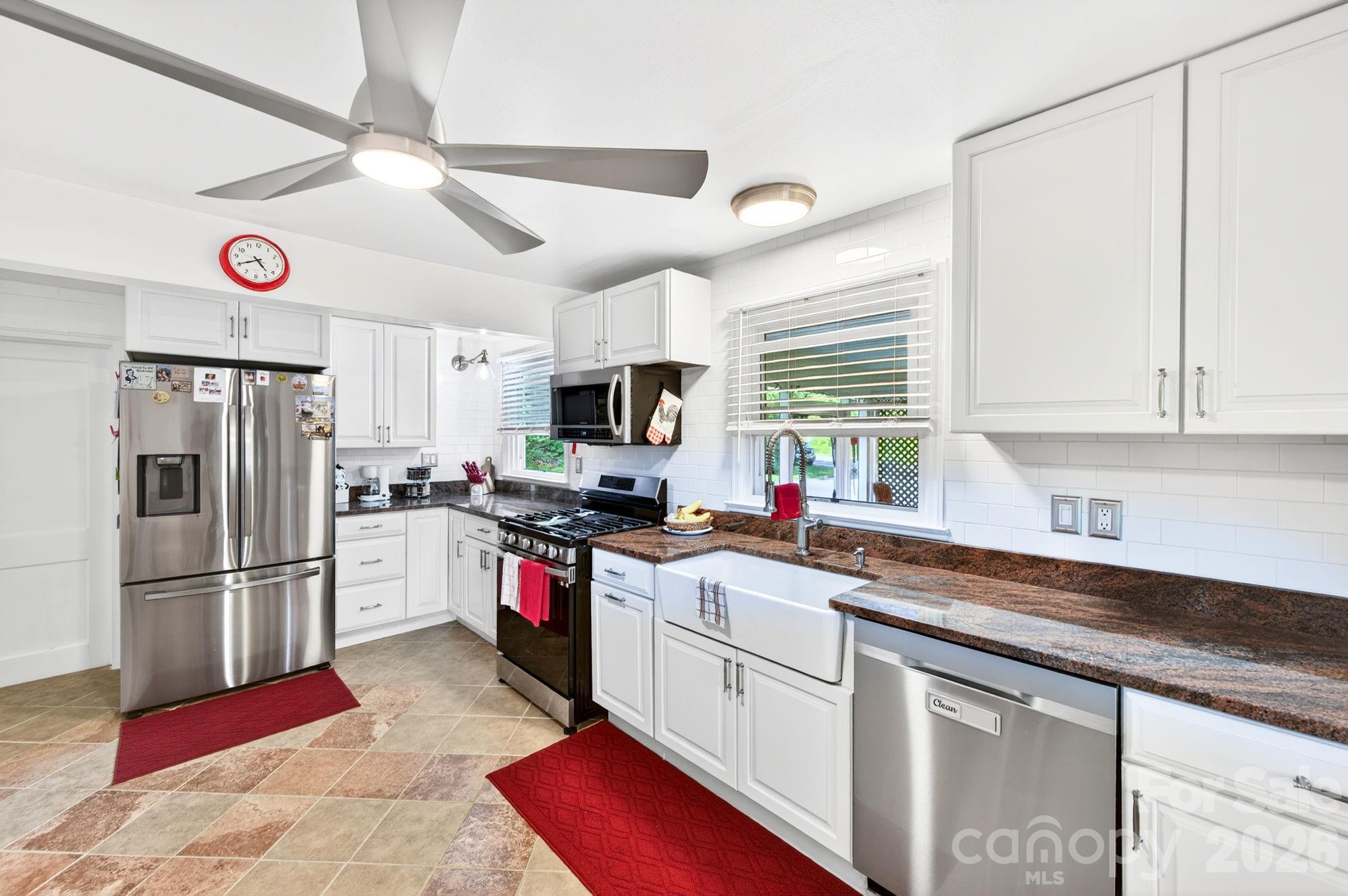 2896 Old Mars Hill Highway Property Photo 6