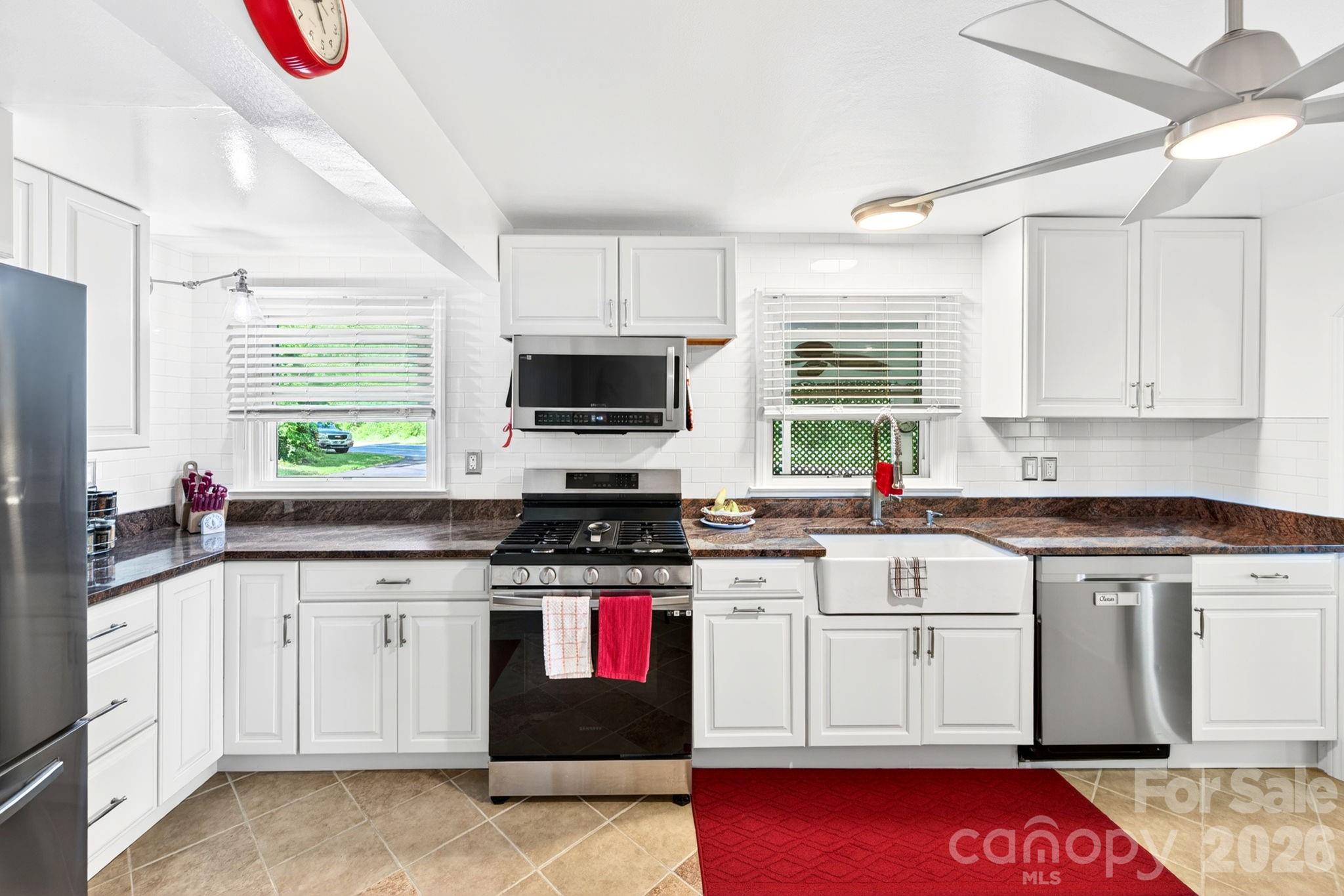2896 Old Mars Hill Highway Property Photo 7
