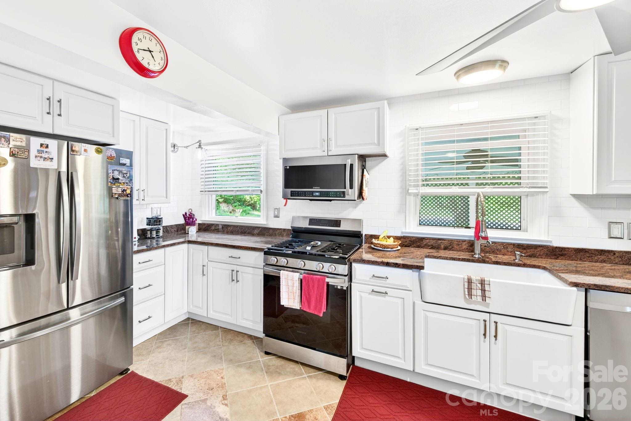 2896 Old Mars Hill Highway Property Photo 8