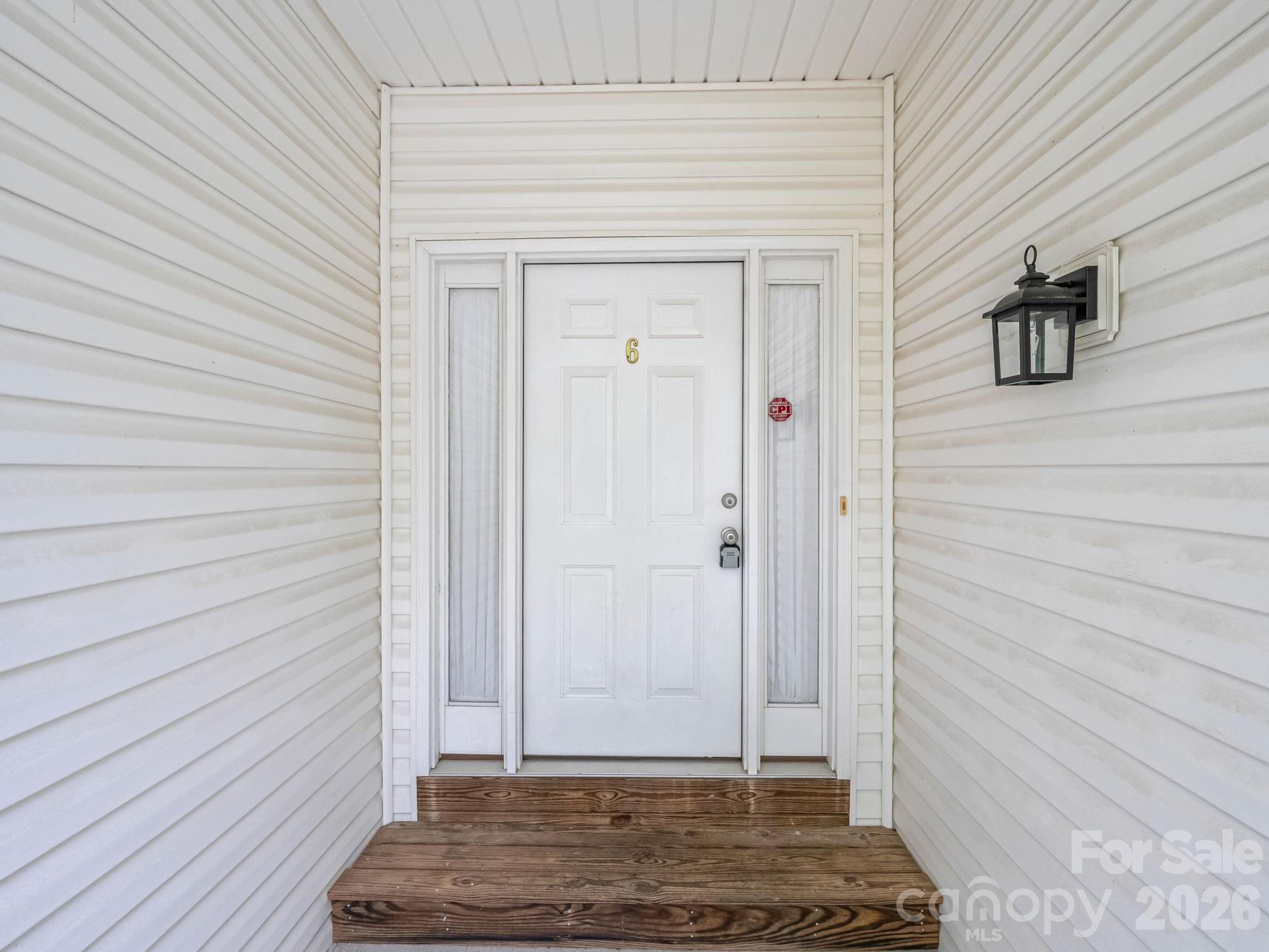 6 Scottish Circle Property Photo 3