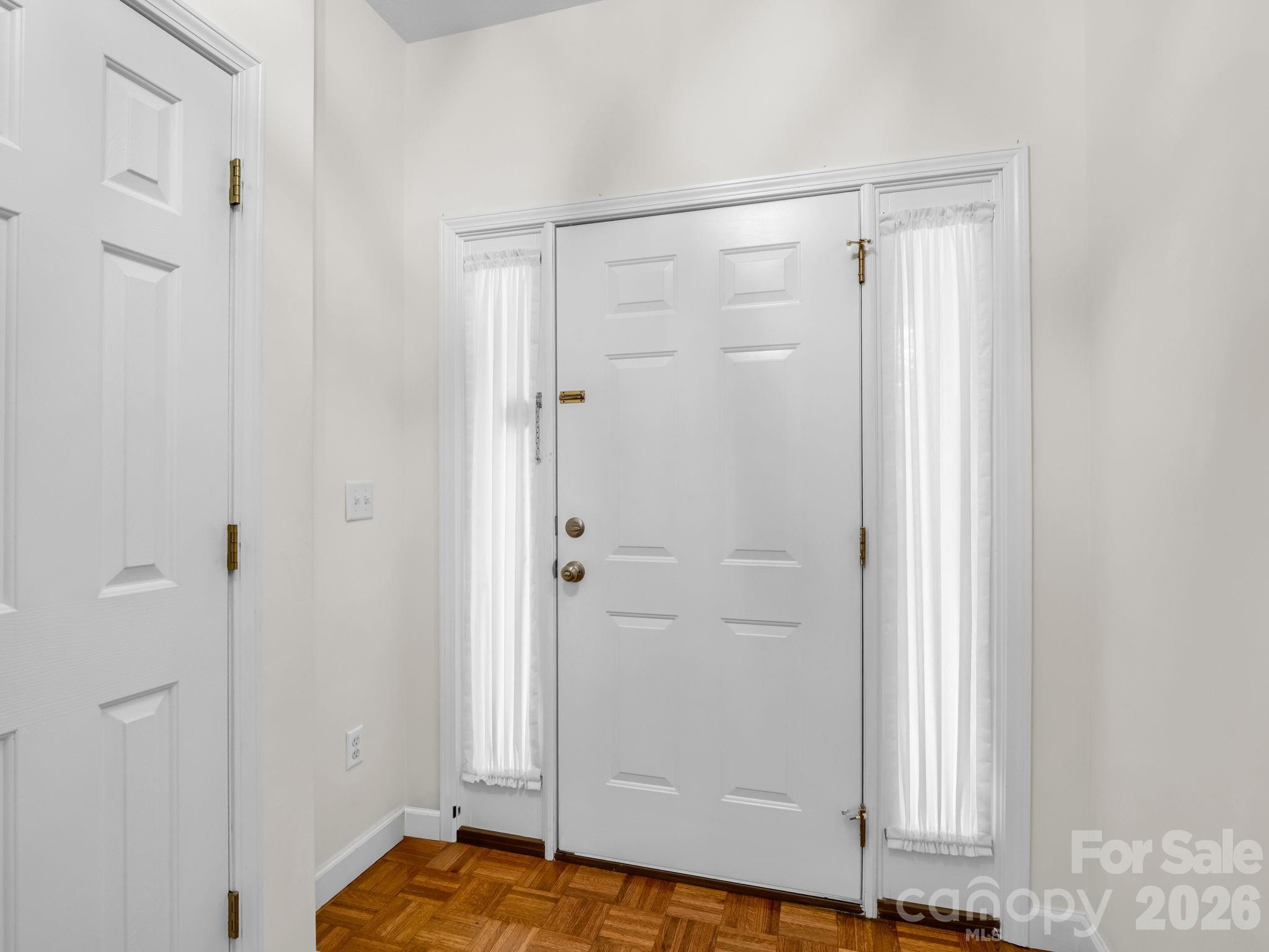 6 Scottish Circle Property Photo 4