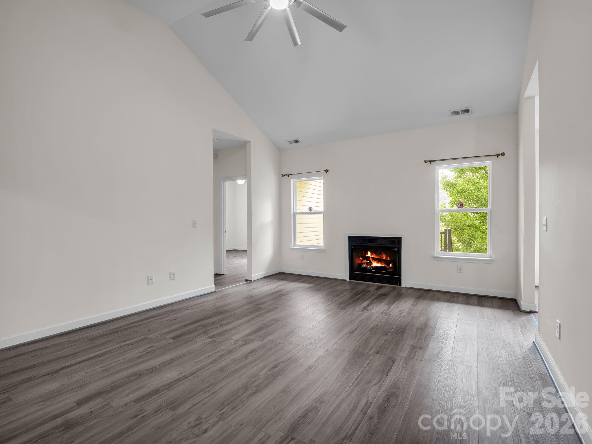 6 Scottish Circle Property Photo 8