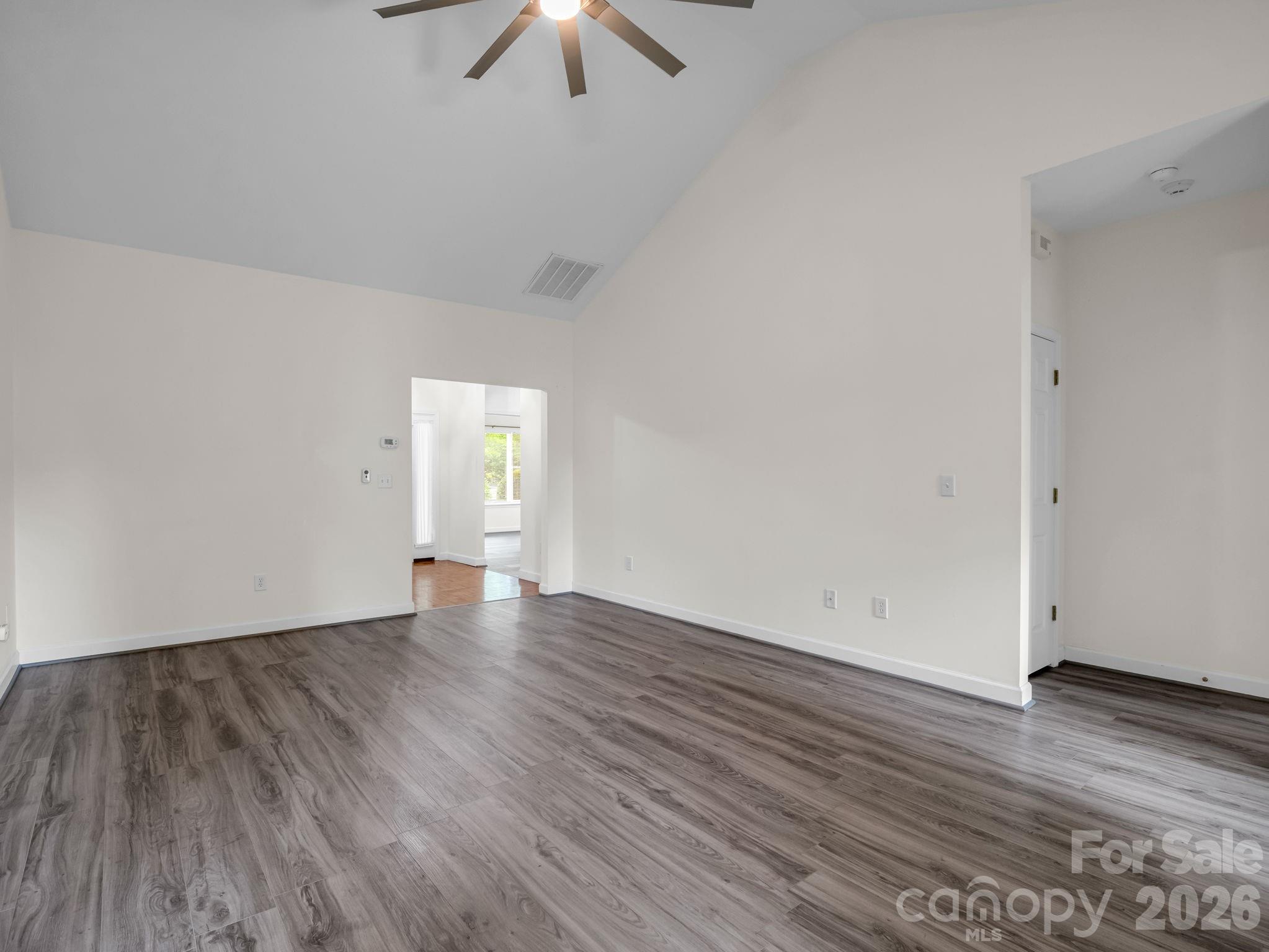 6 Scottish Circle Property Photo 18