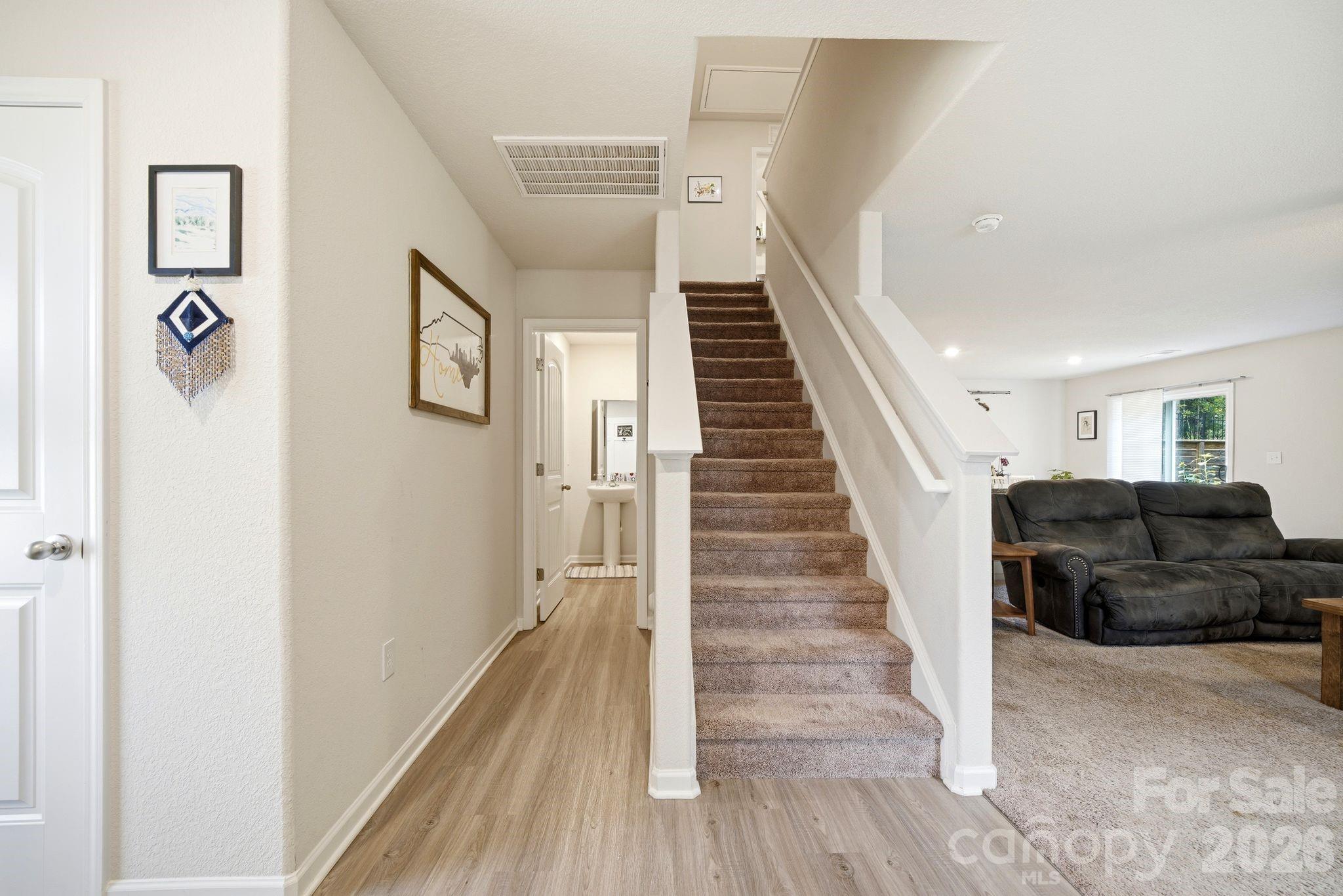 565 Hawley Street Property Photo 7