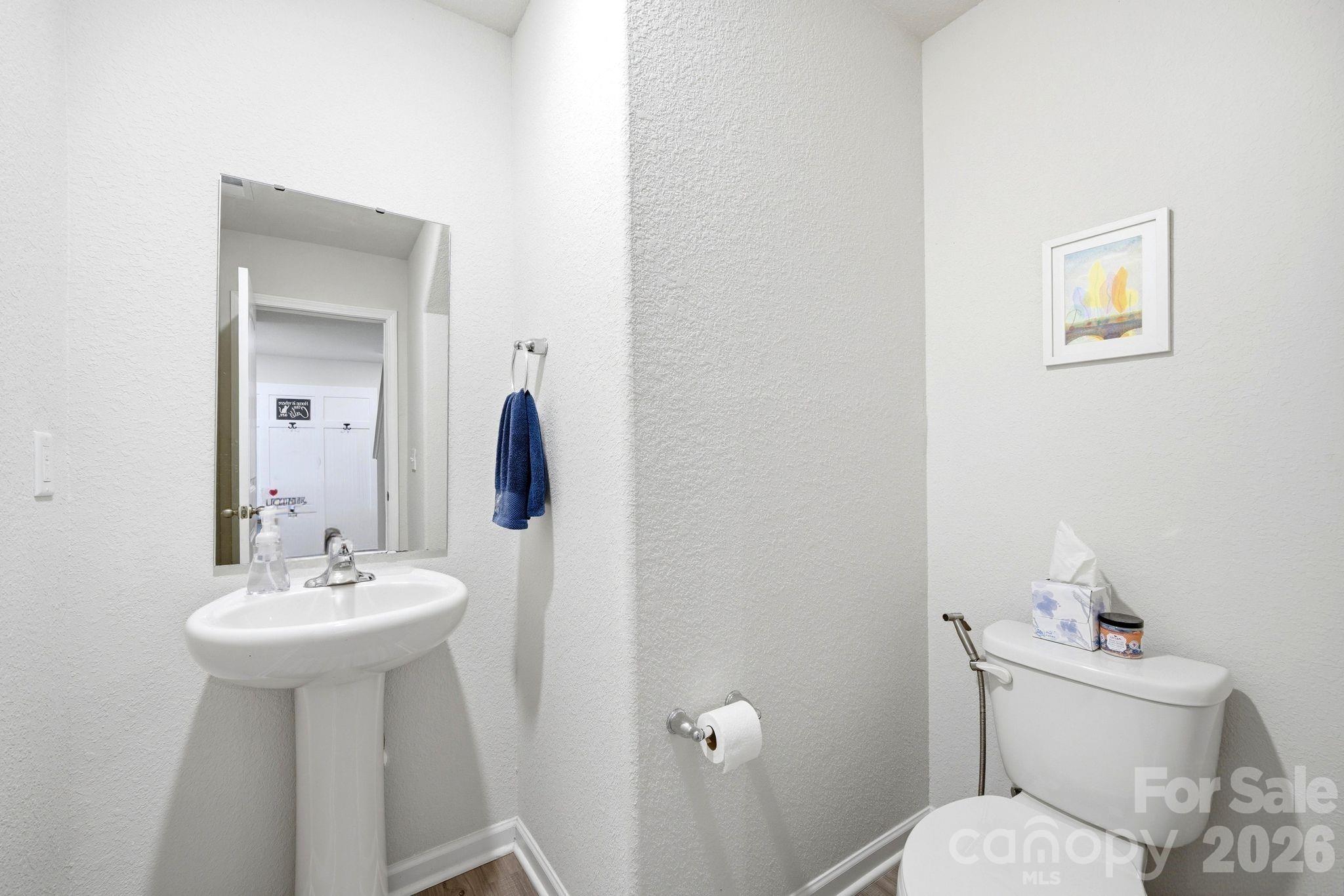 565 Hawley Street Property Photo 8