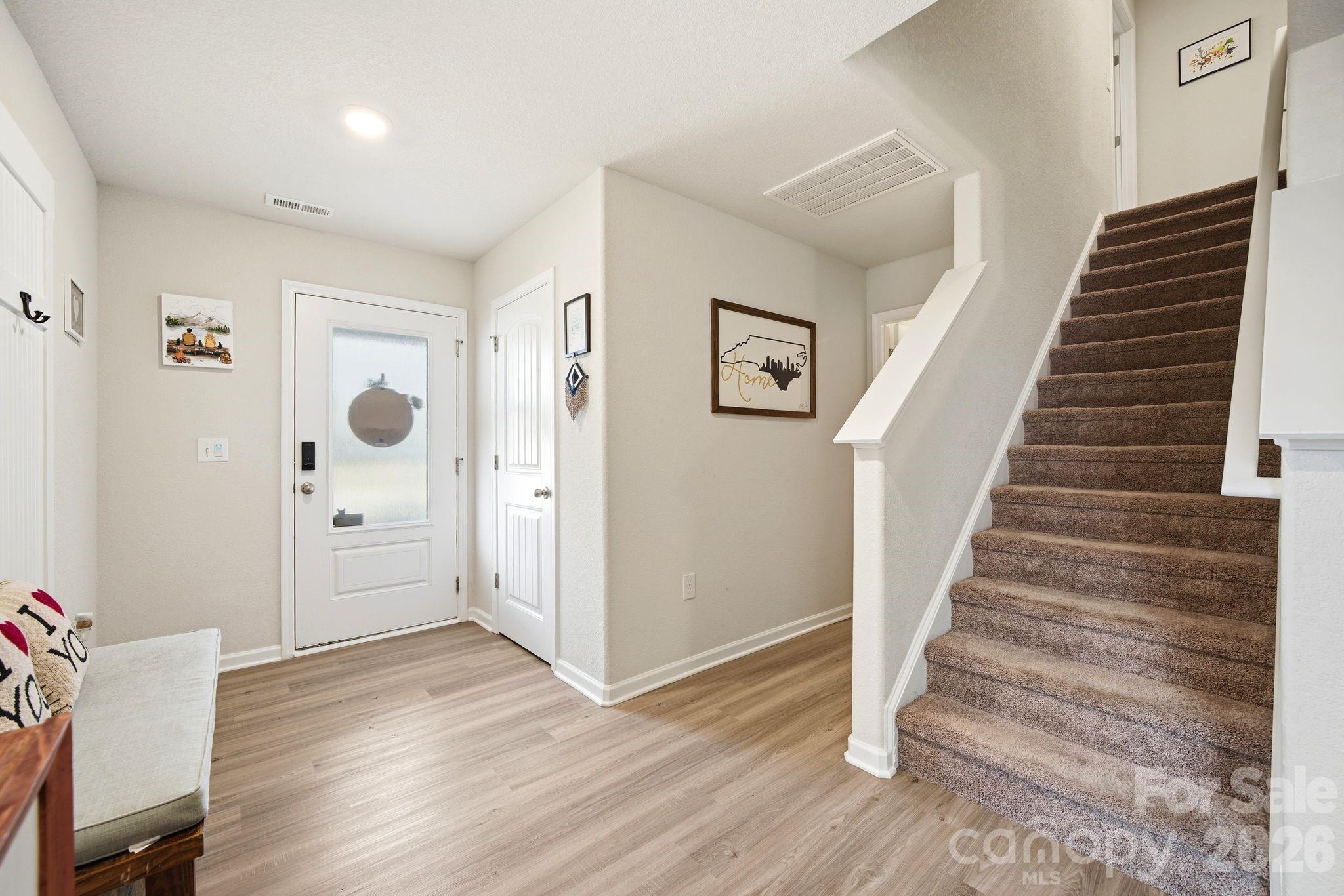 565 Hawley Street Property Photo 9