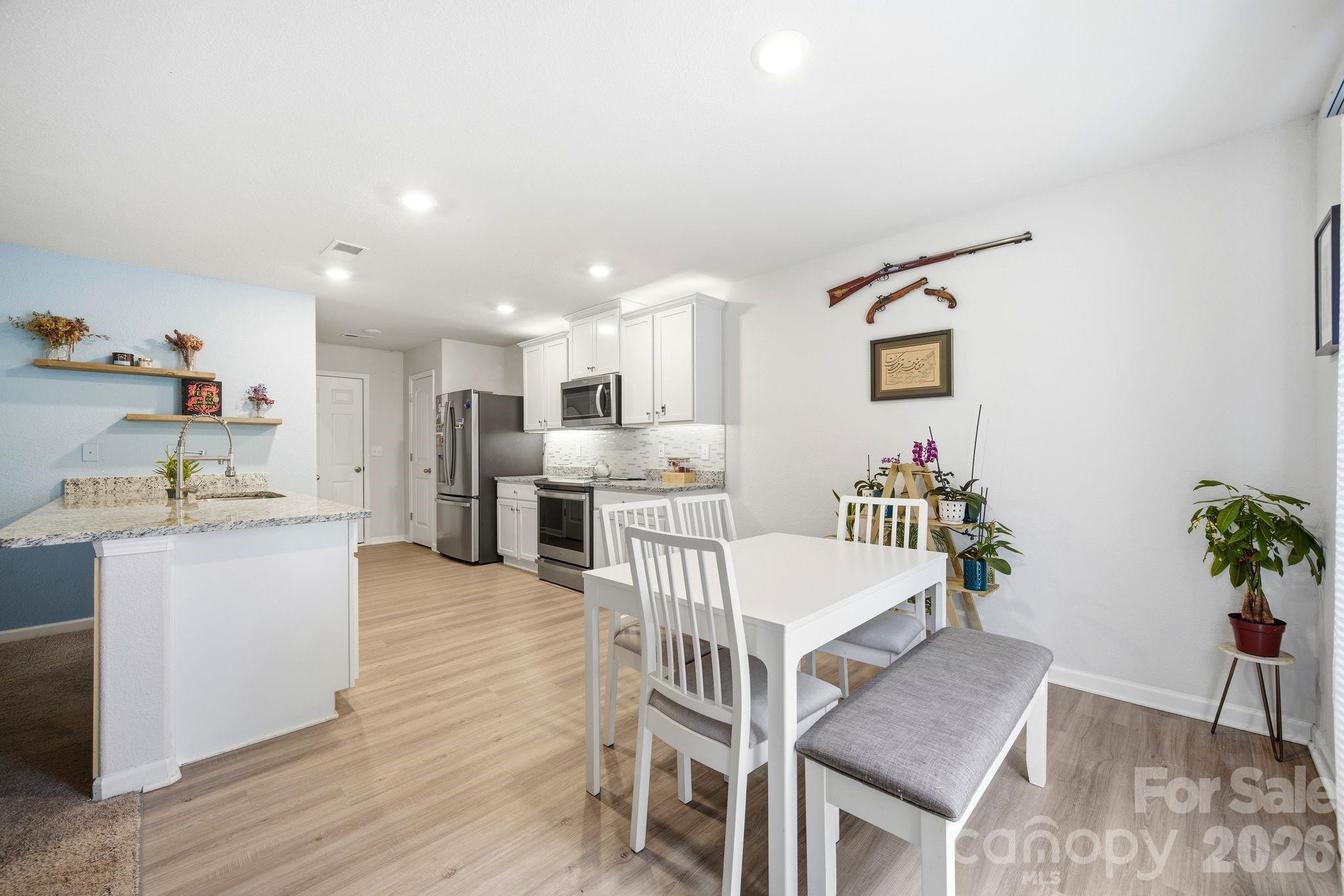 565 Hawley Street Property Photo 12