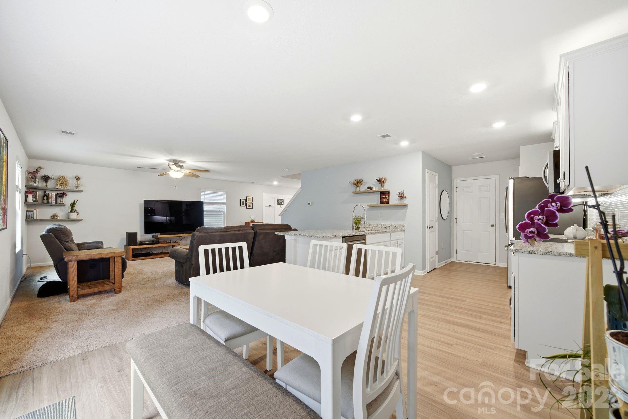 565 Hawley Street Property Photo 13