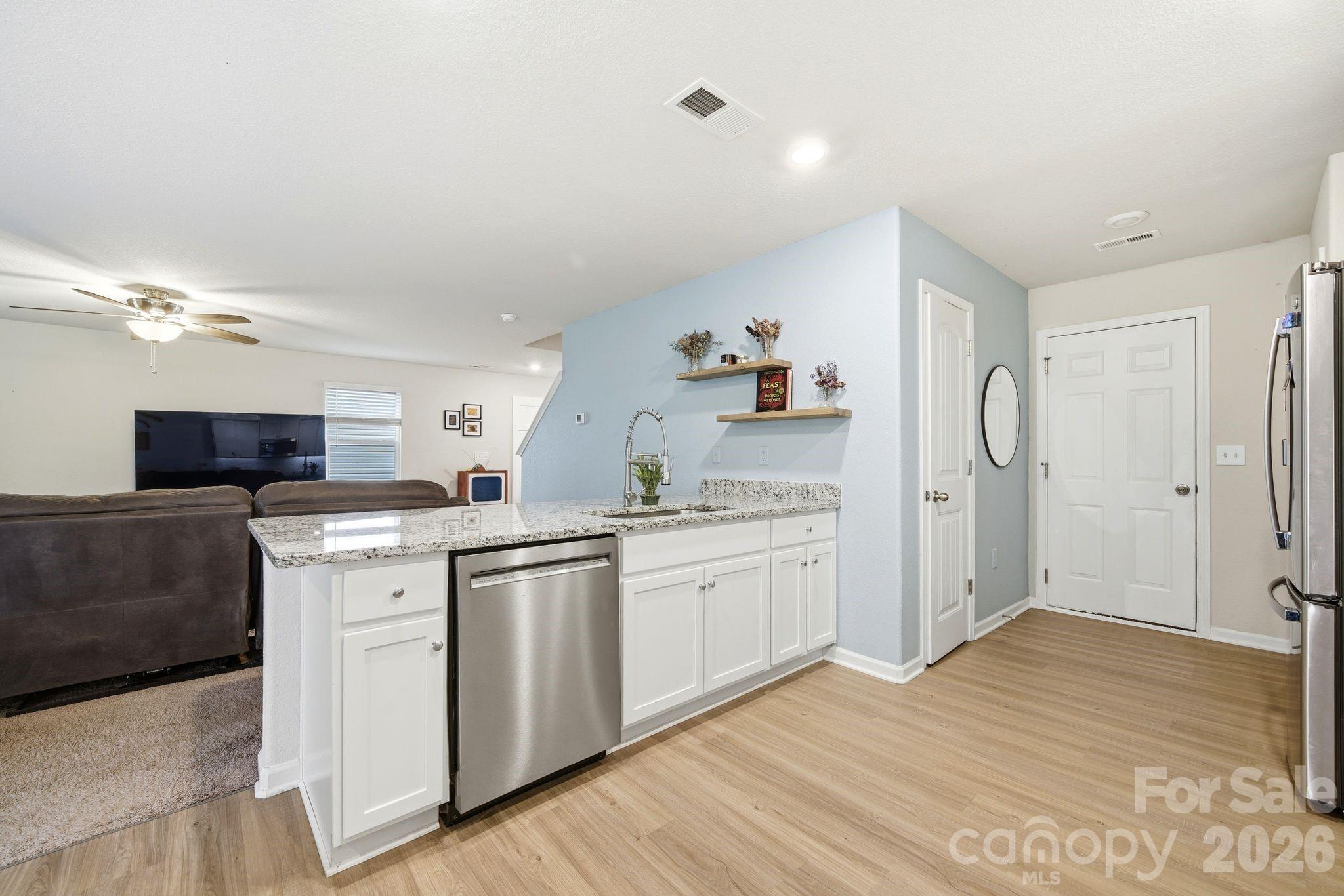 565 Hawley Street Property Photo 15
