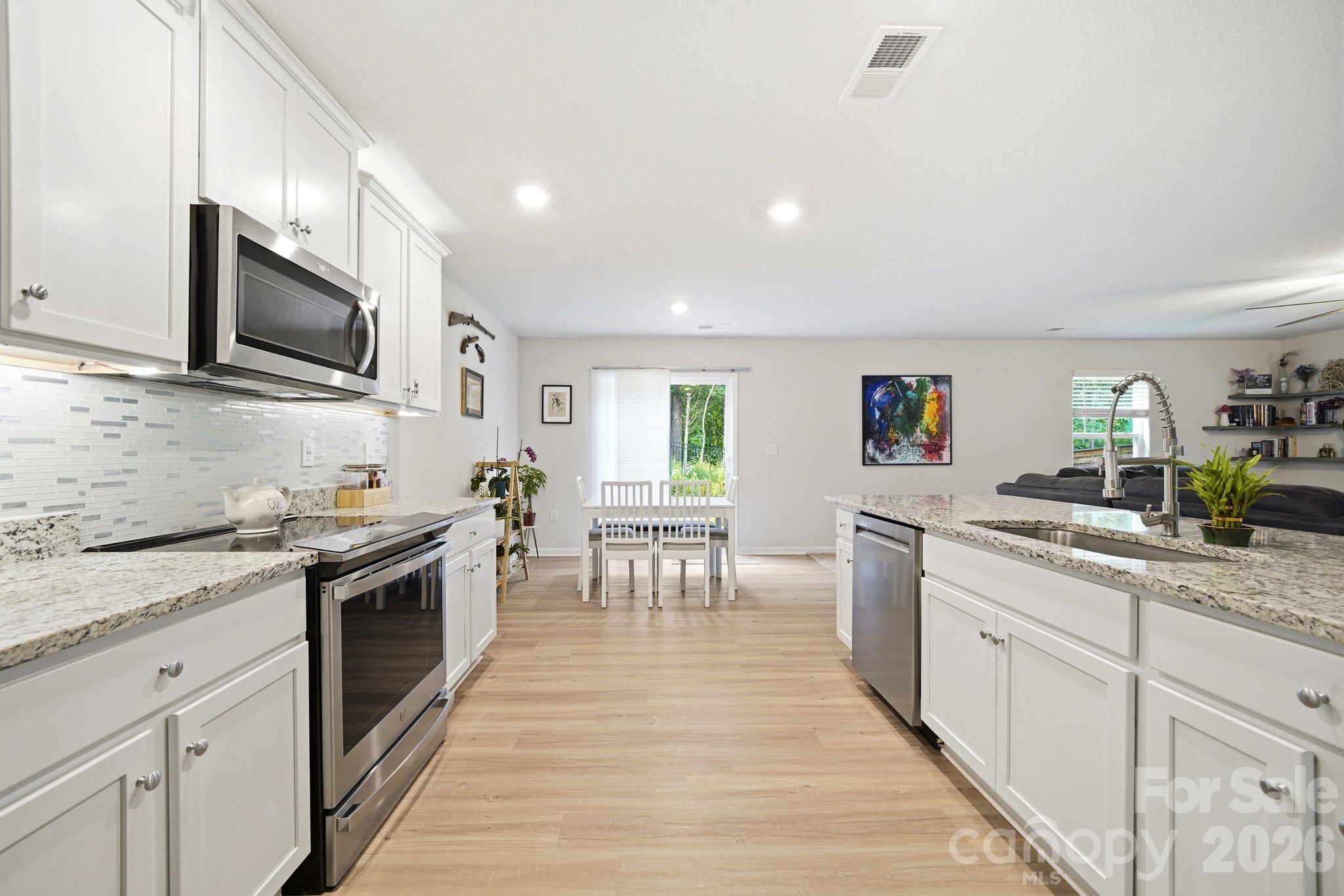 565 Hawley Street Property Photo 17