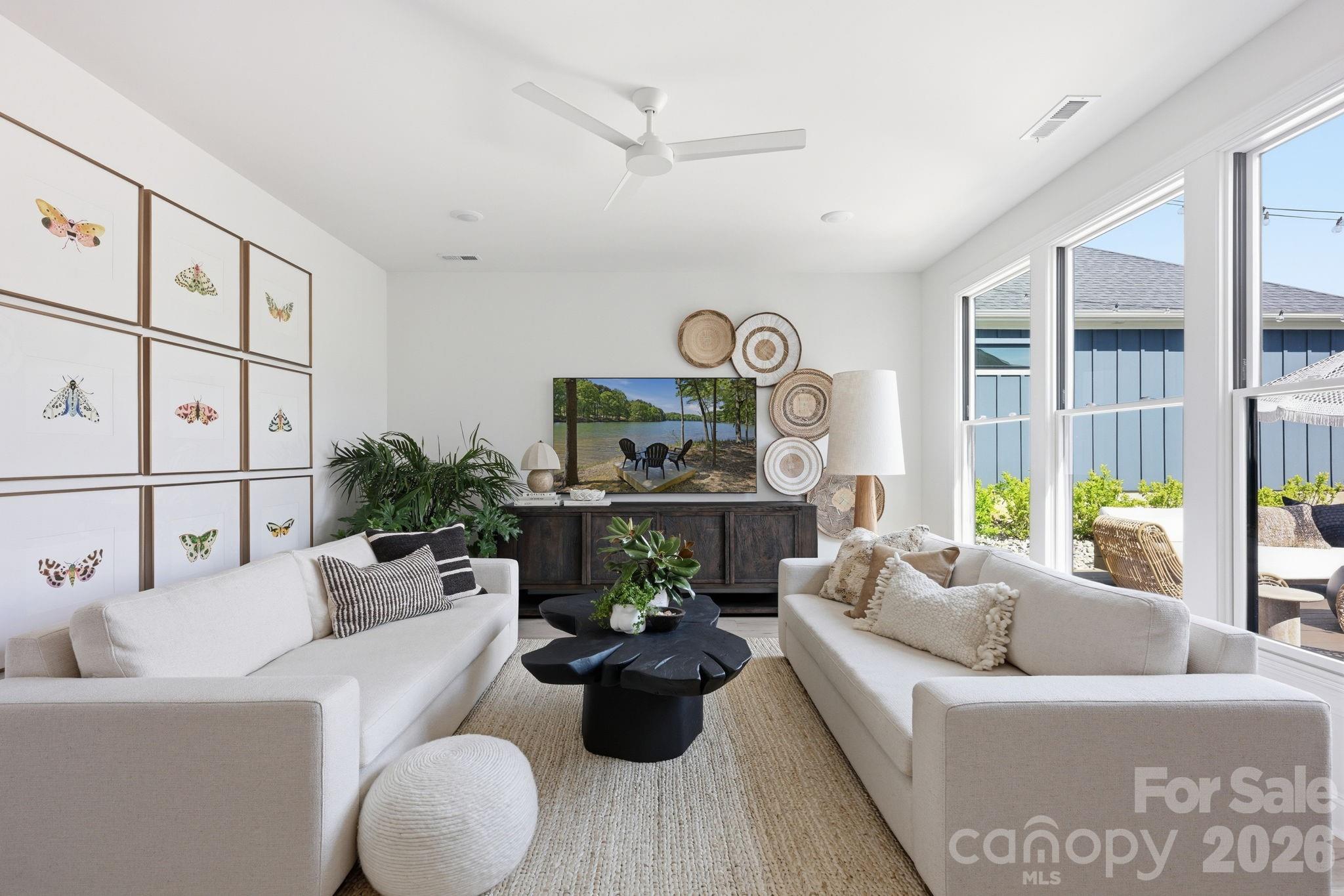 127 Lake Cove Way Property Photo 6