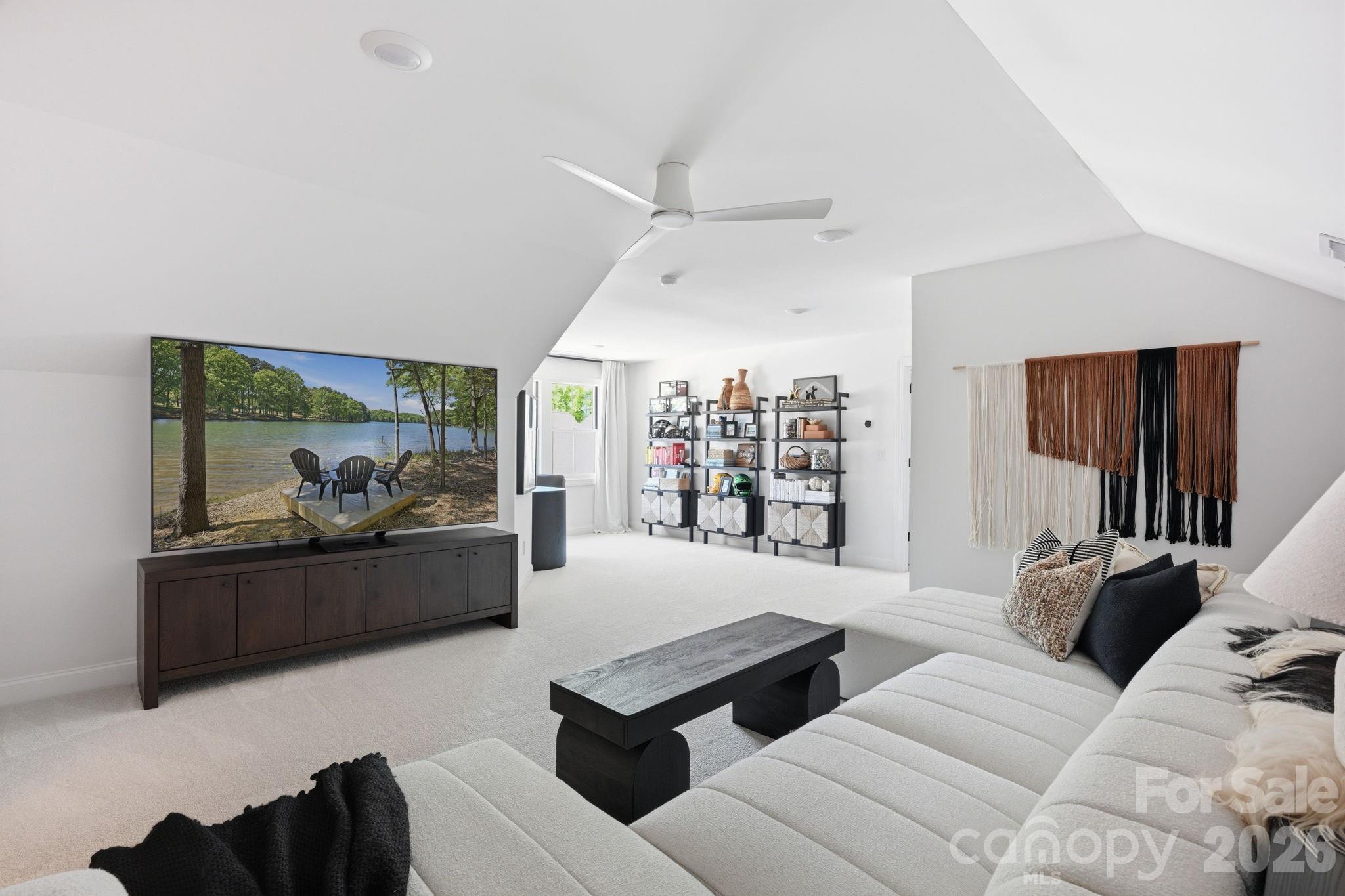 127 Lake Cove Way Property Photo 21