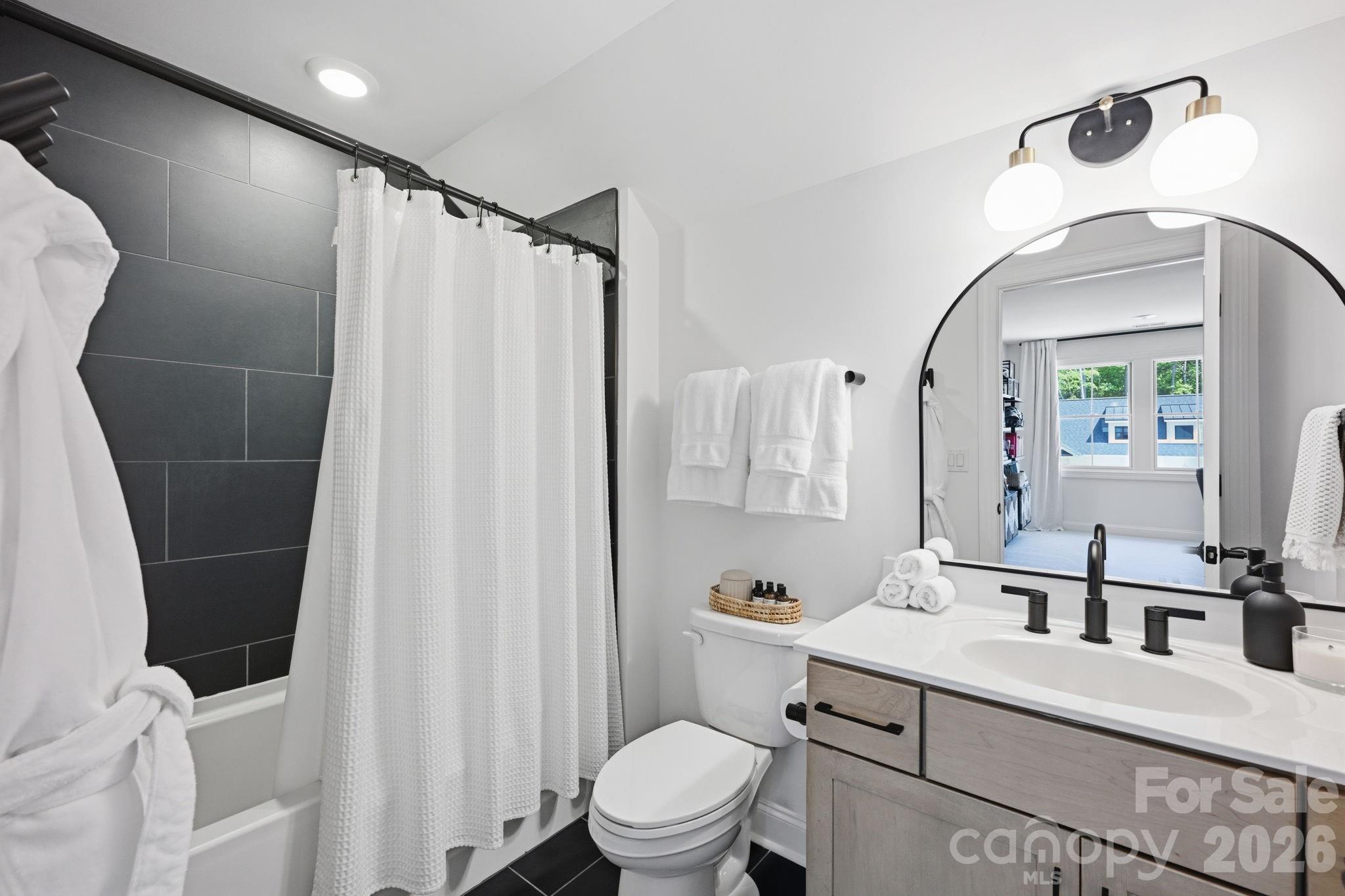 127 Lake Cove Way Property Photo 23