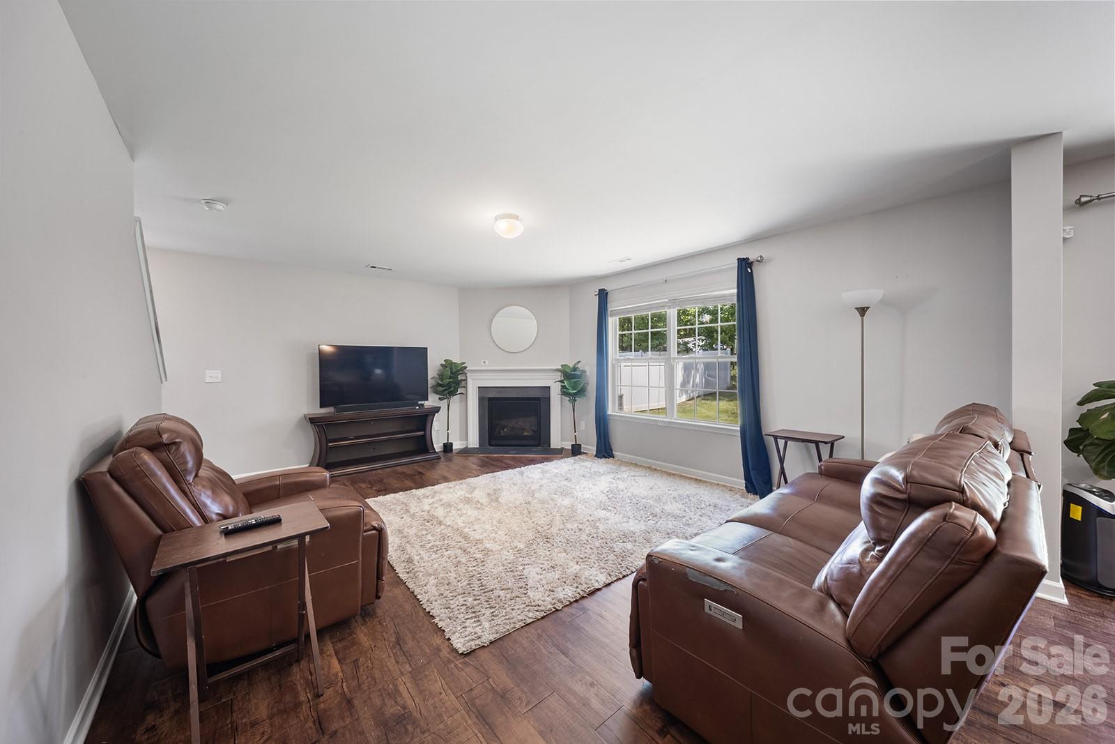 5329 Park Brook Drive Property Photo 7