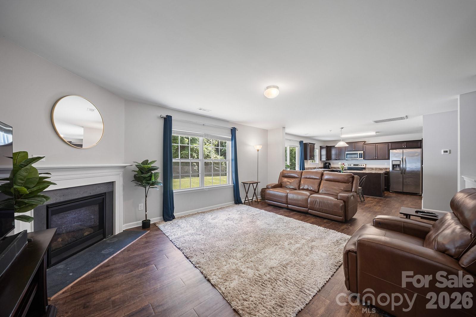 5329 Park Brook Drive Property Photo 9