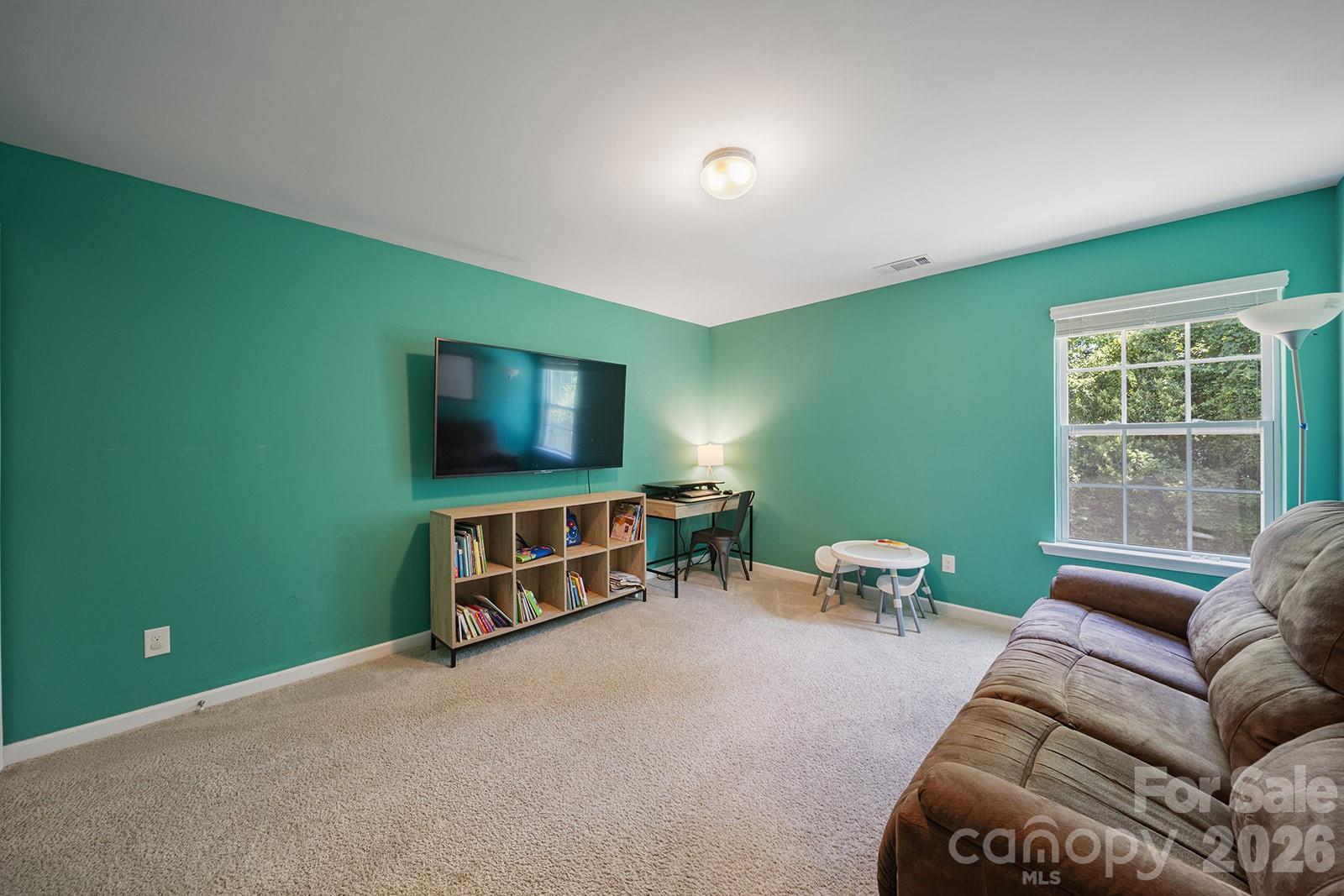 5329 Park Brook Drive Property Photo 14
