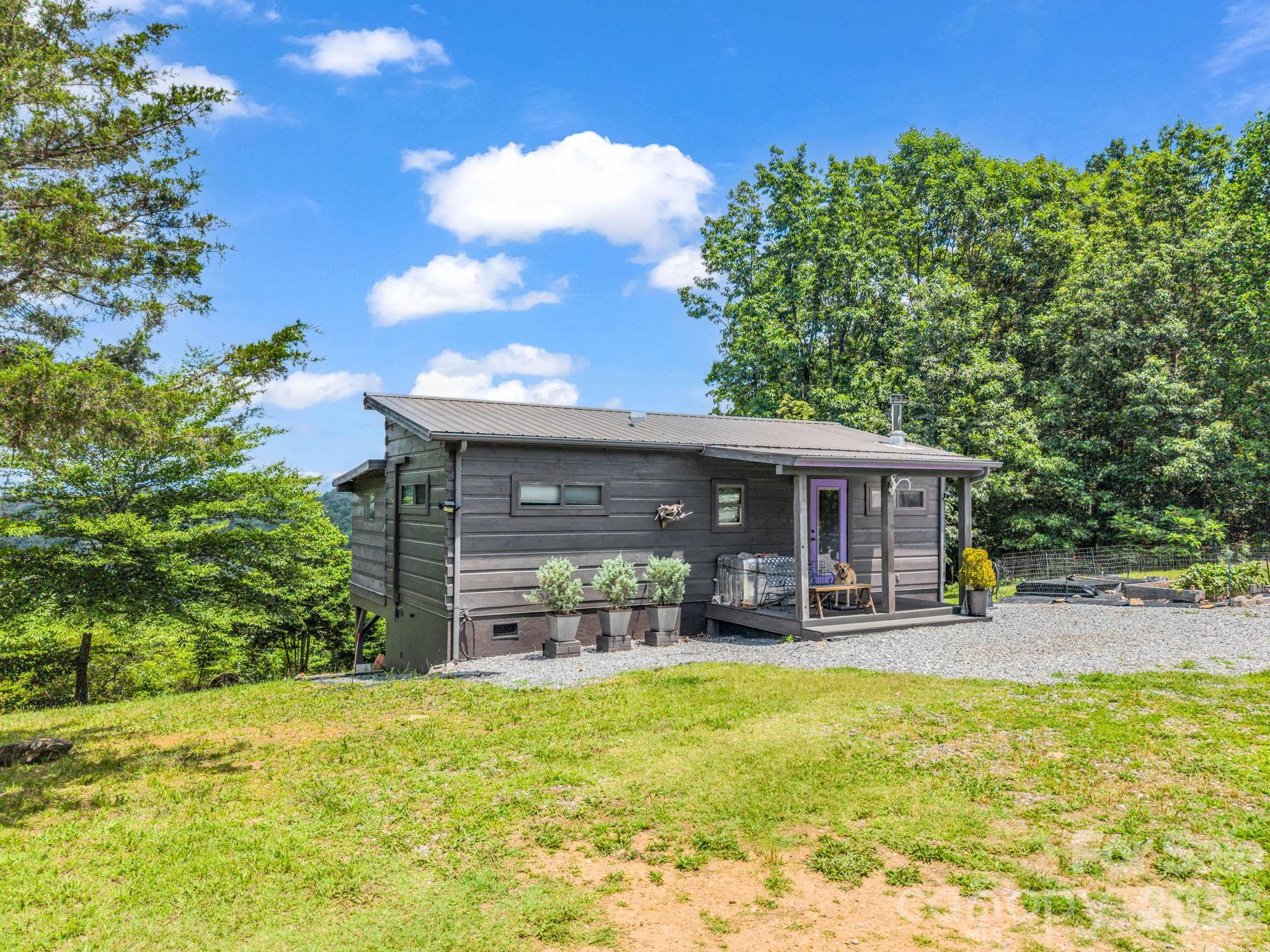1300 Towery Trace Property Photo 1