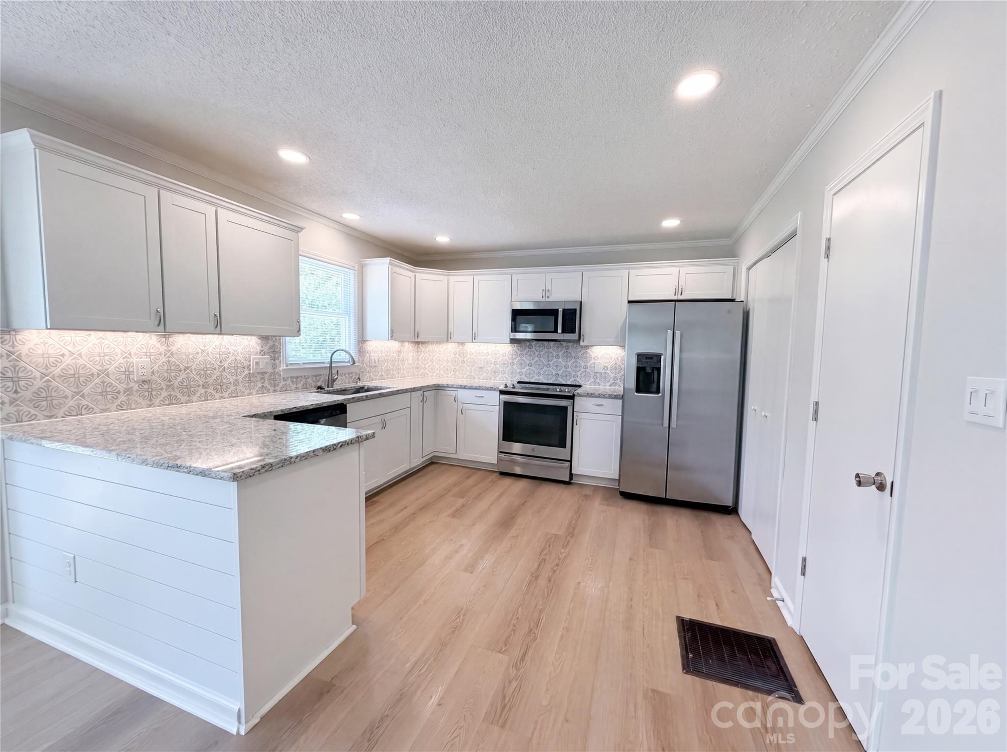 609 Ginger Drive Property Photo 2