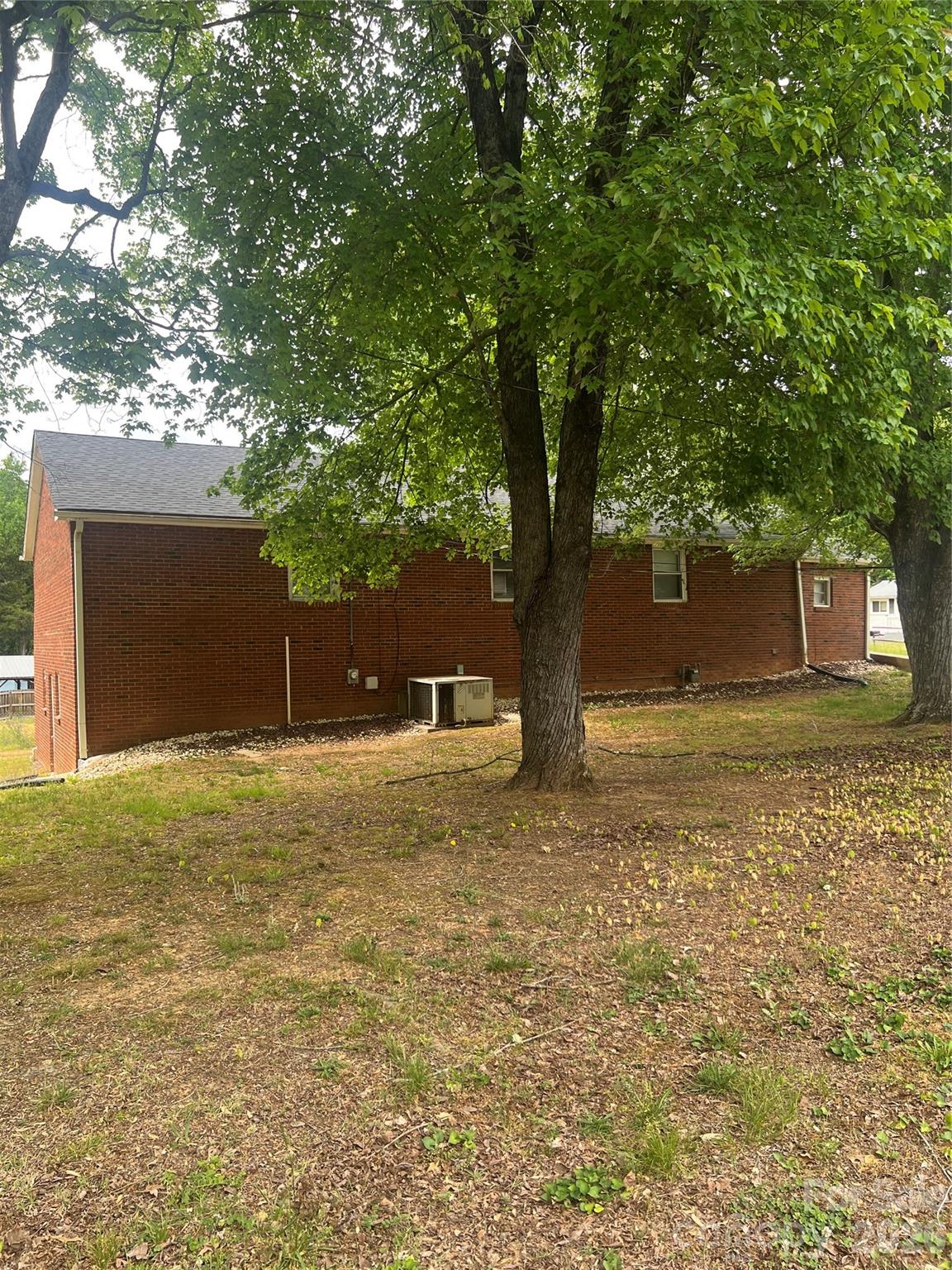 219 Jackson Avenue Property Photo 4
