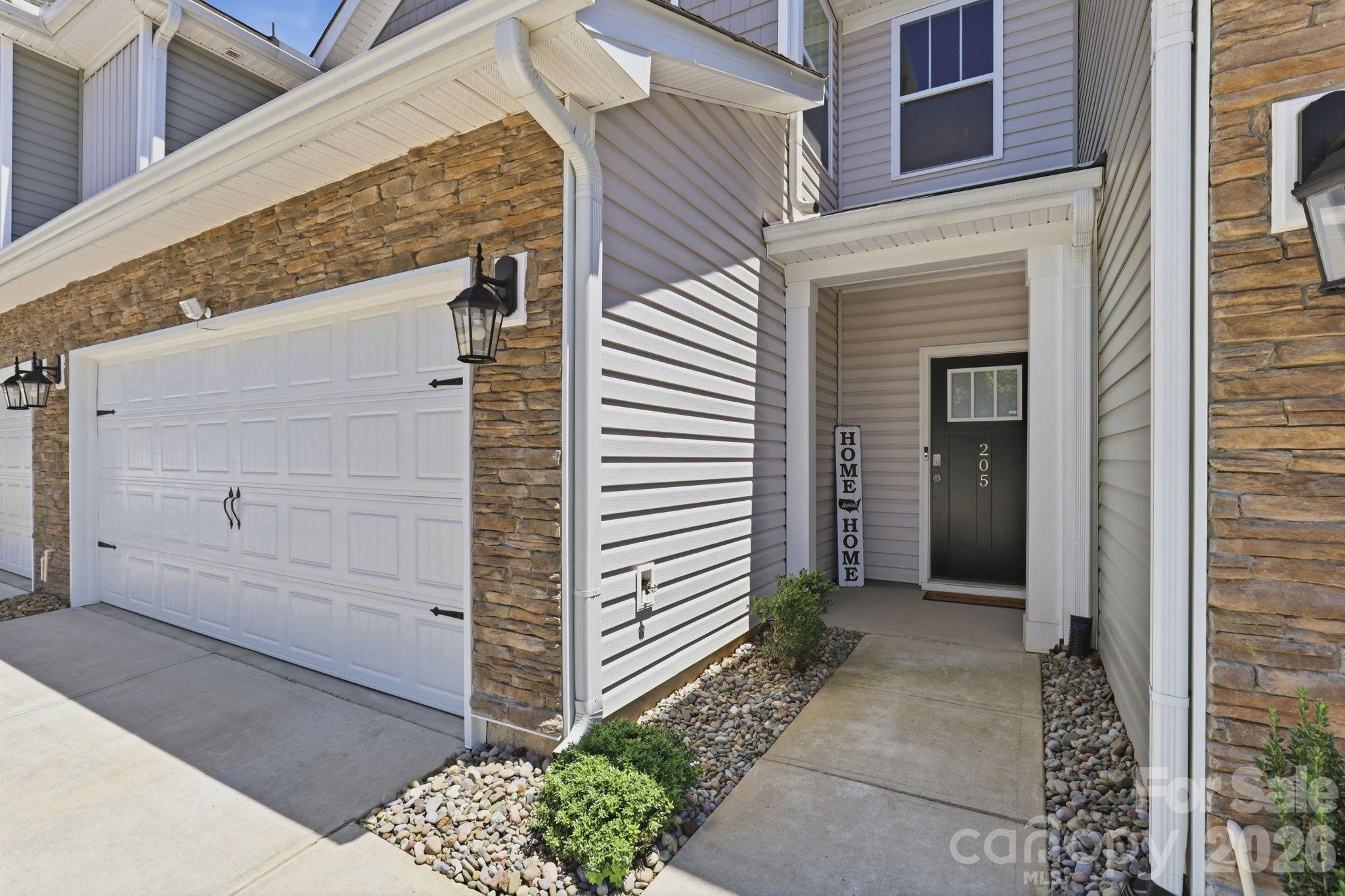 205 Reynard Trail Property Photo 2