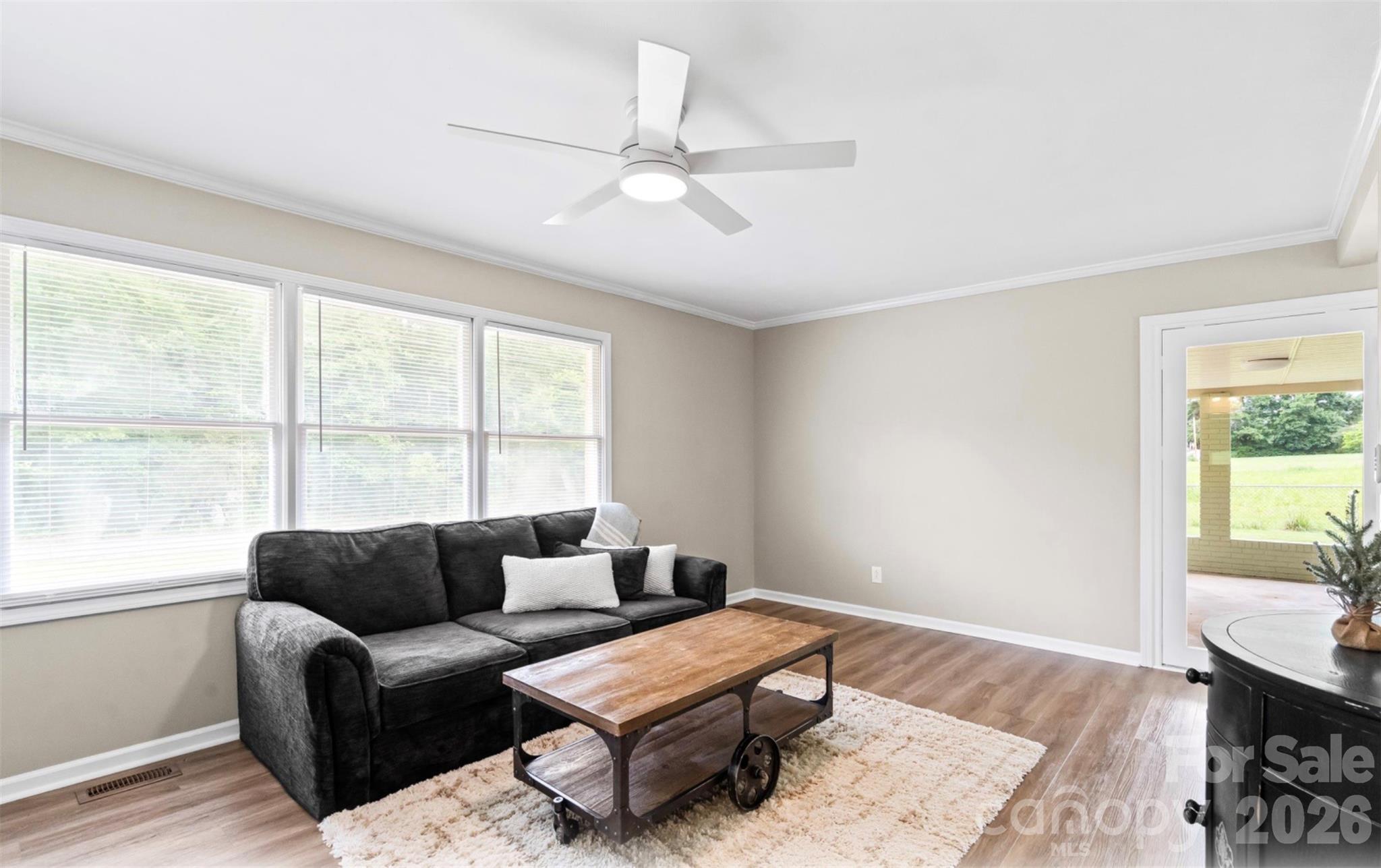 2910 Floral Drive Property Photo 3
