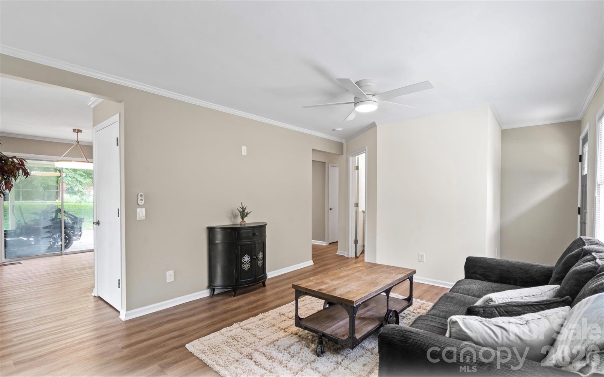2910 Floral Drive Property Photo 5
