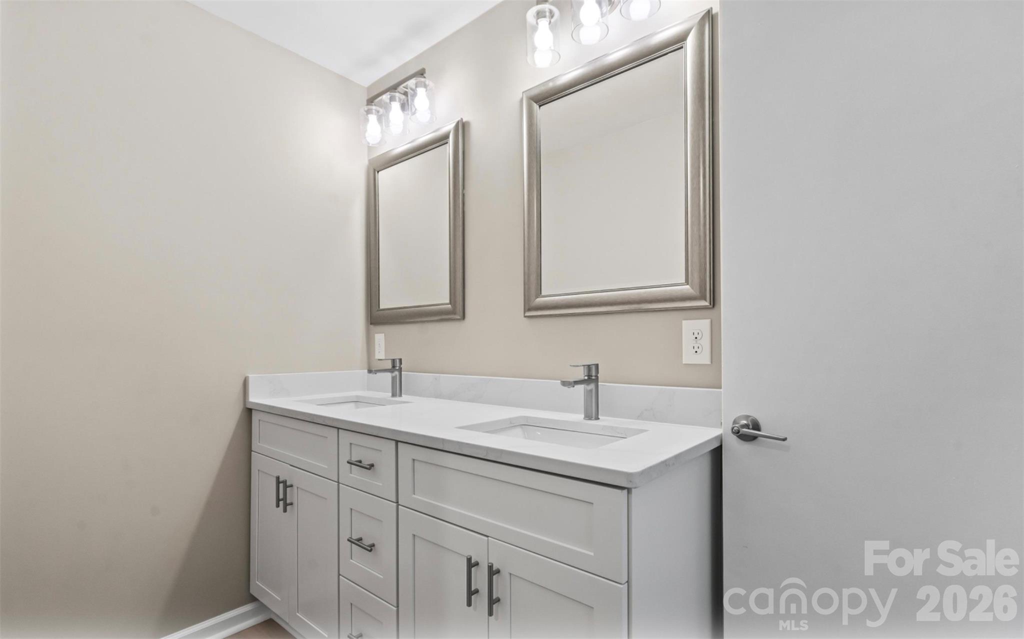 2910 Floral Drive Property Photo 16