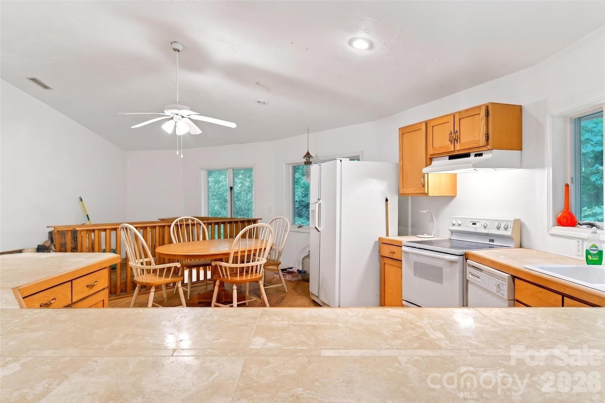 1614 Gateway Parkway 12 Property Photo 14
