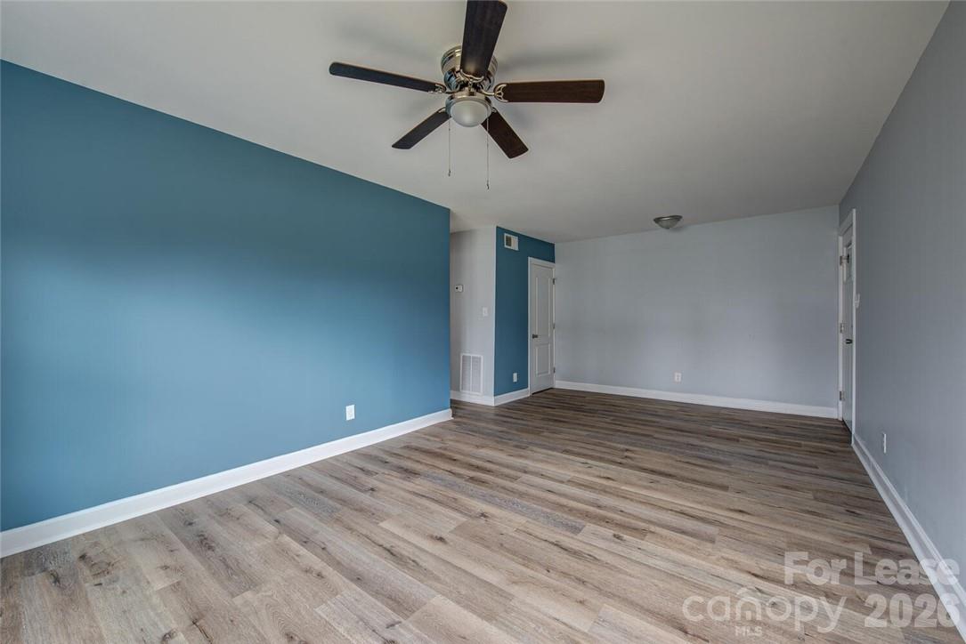 1048 Avondale Road 17 Property Photo 4