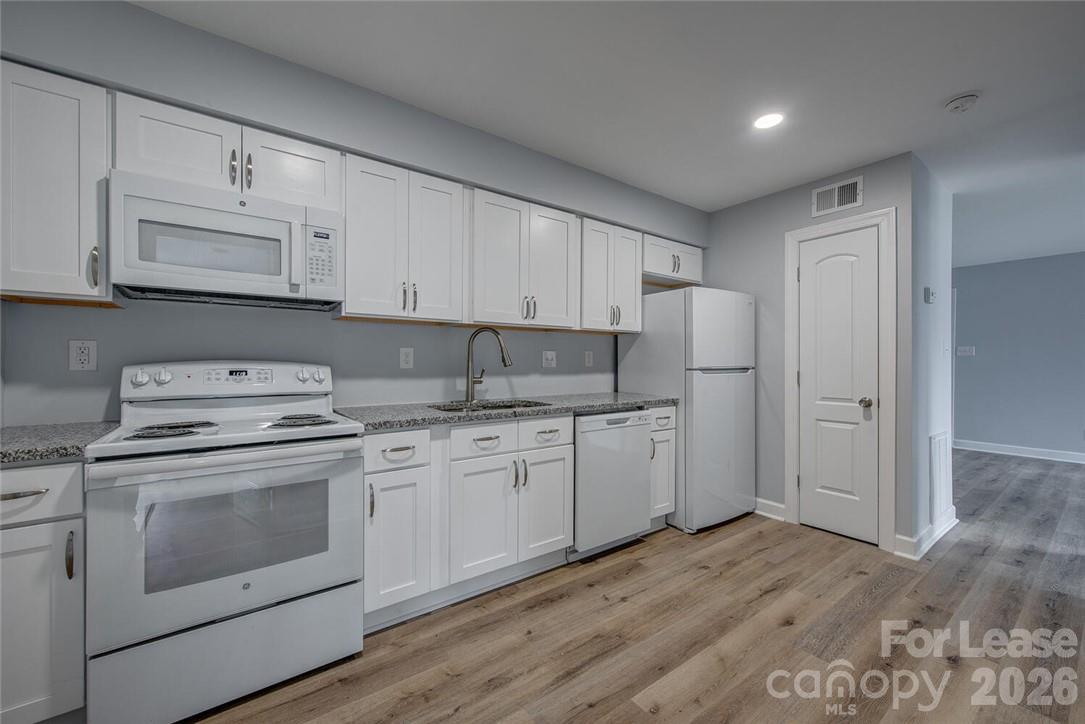 1048 Avondale Road 17 Property Photo 6