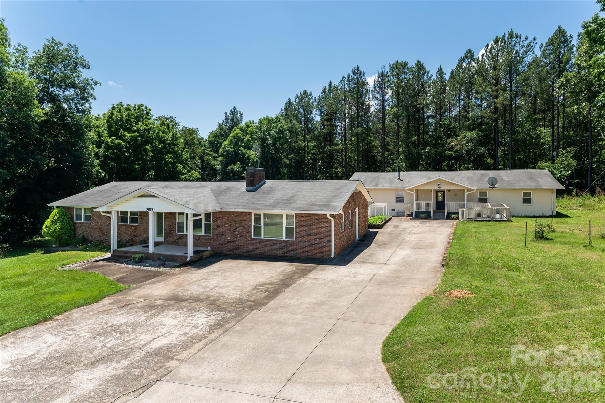 2800 Coxe Road Property Photo 1