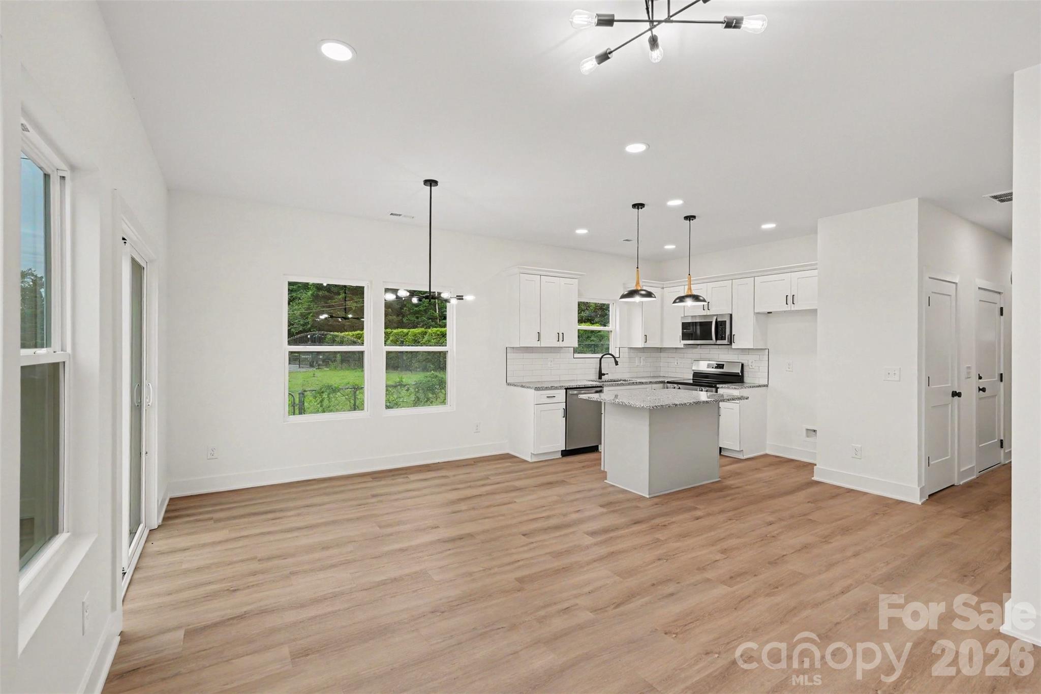 7523/7525 Lawyers Road Property Photo 11