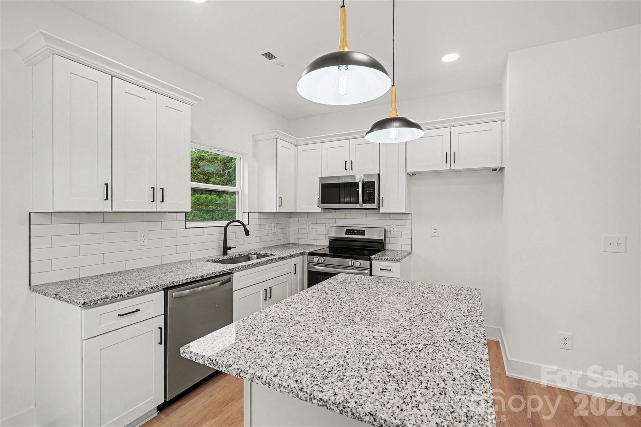 7523/7525 Lawyers Road Property Photo 15