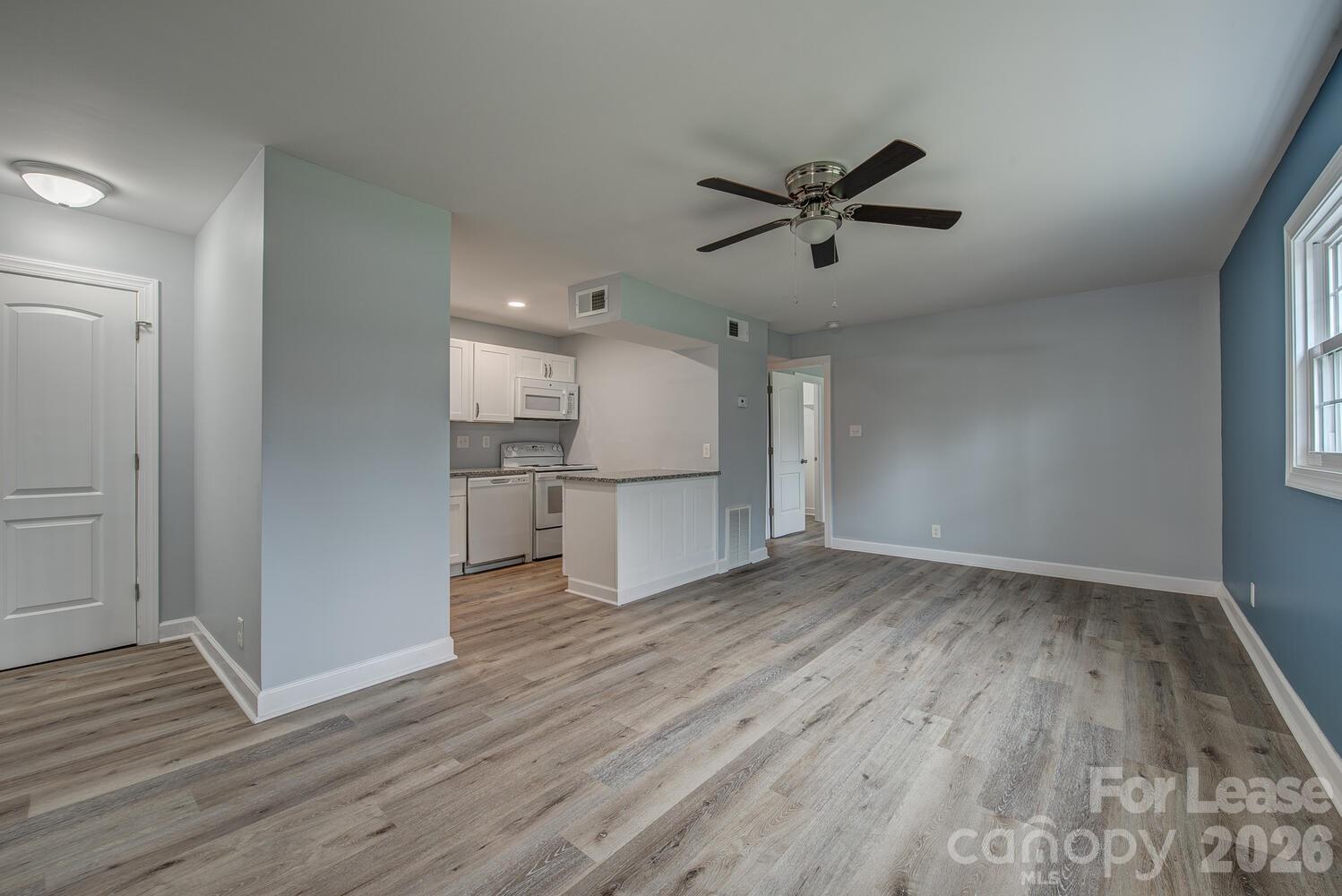 1048 Avondale Road 18 Property Photo 3