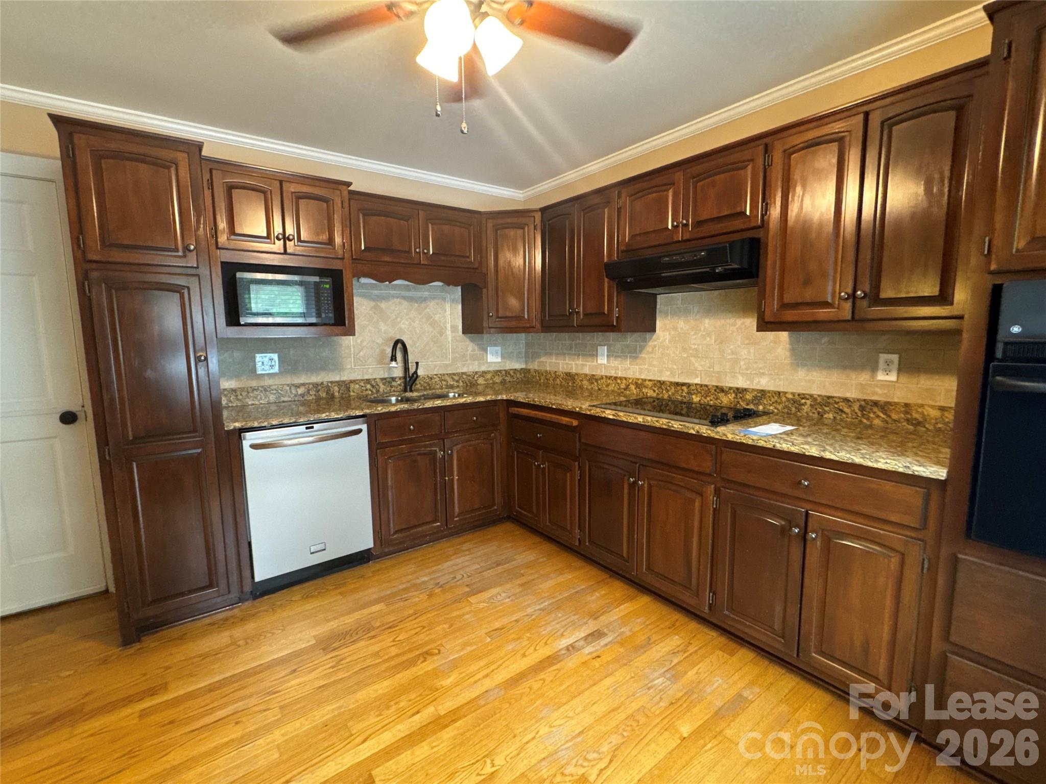 8024 Bradford Lane Property Photo 2