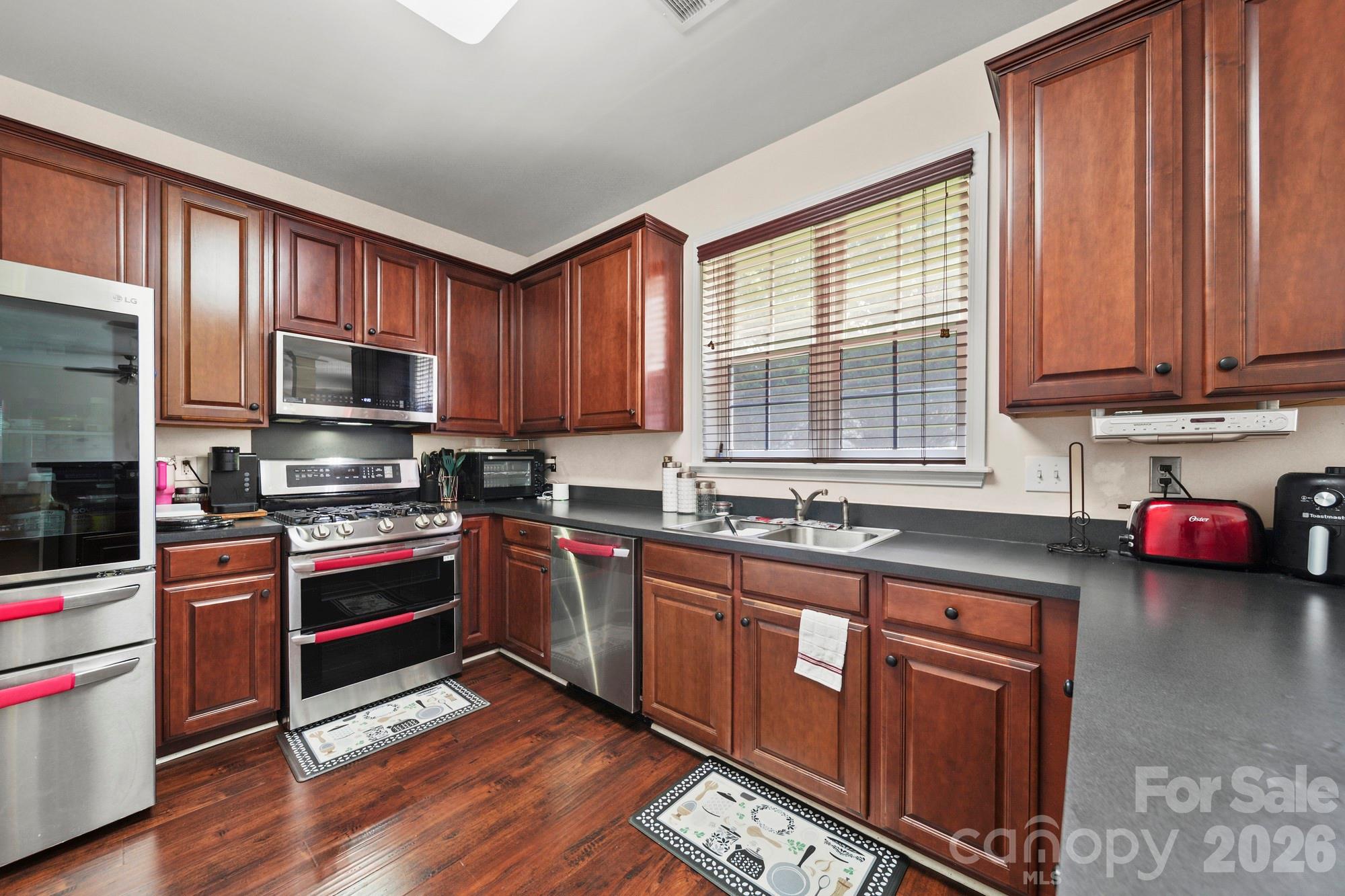 3124 Arklow Road Property Photo 10