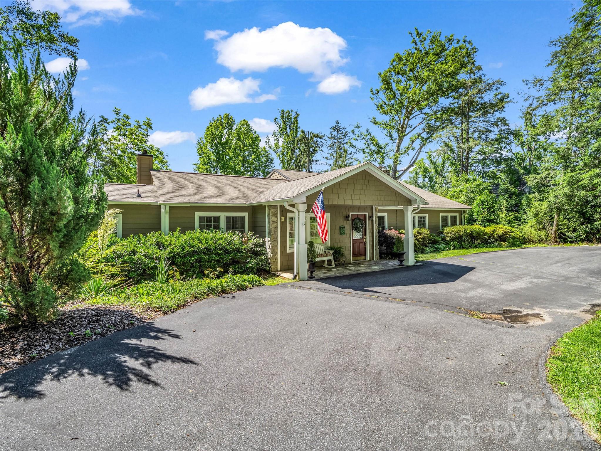 52 Forest Road Property Photo 2