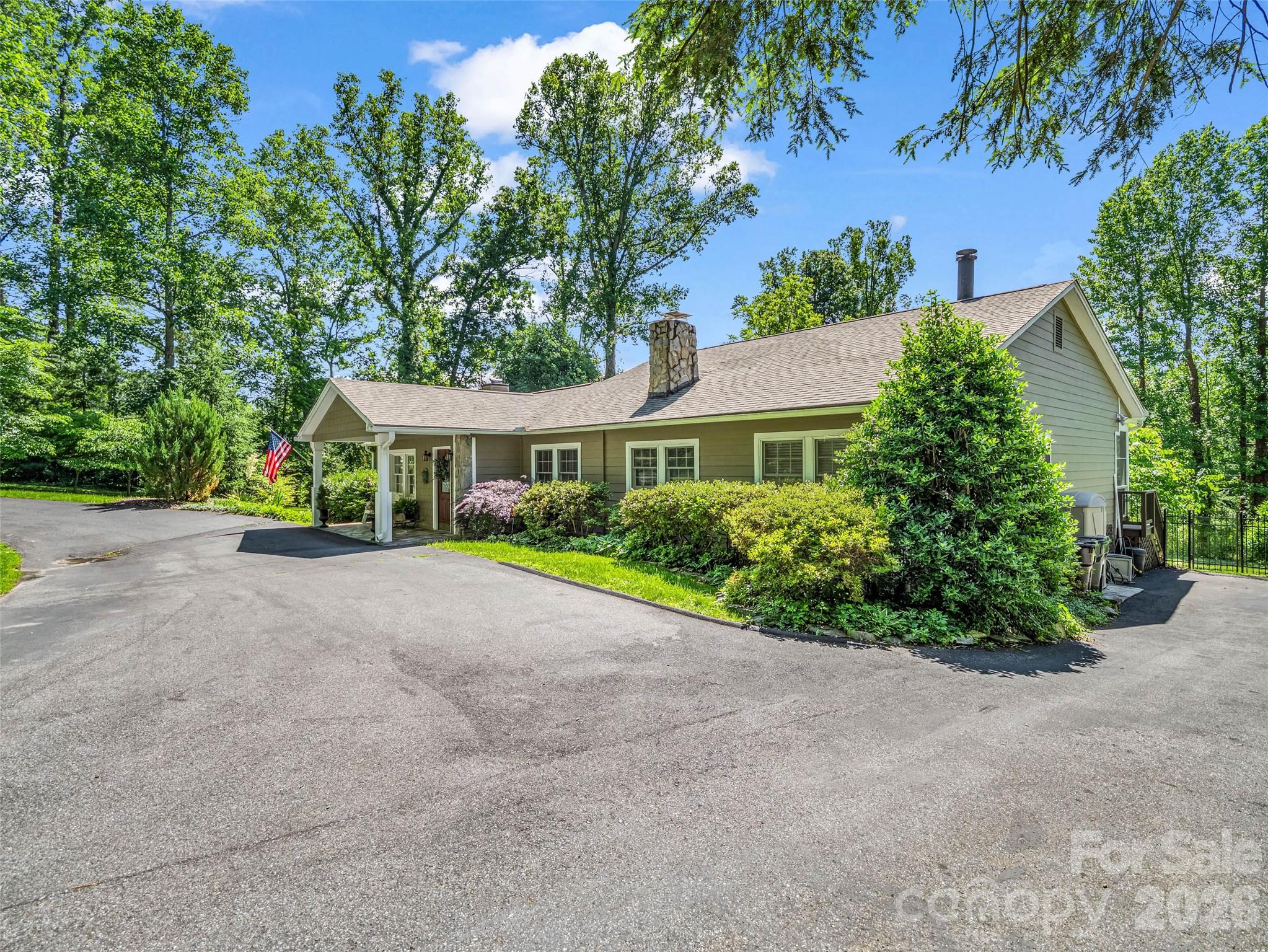 52 Forest Road Property Photo 3