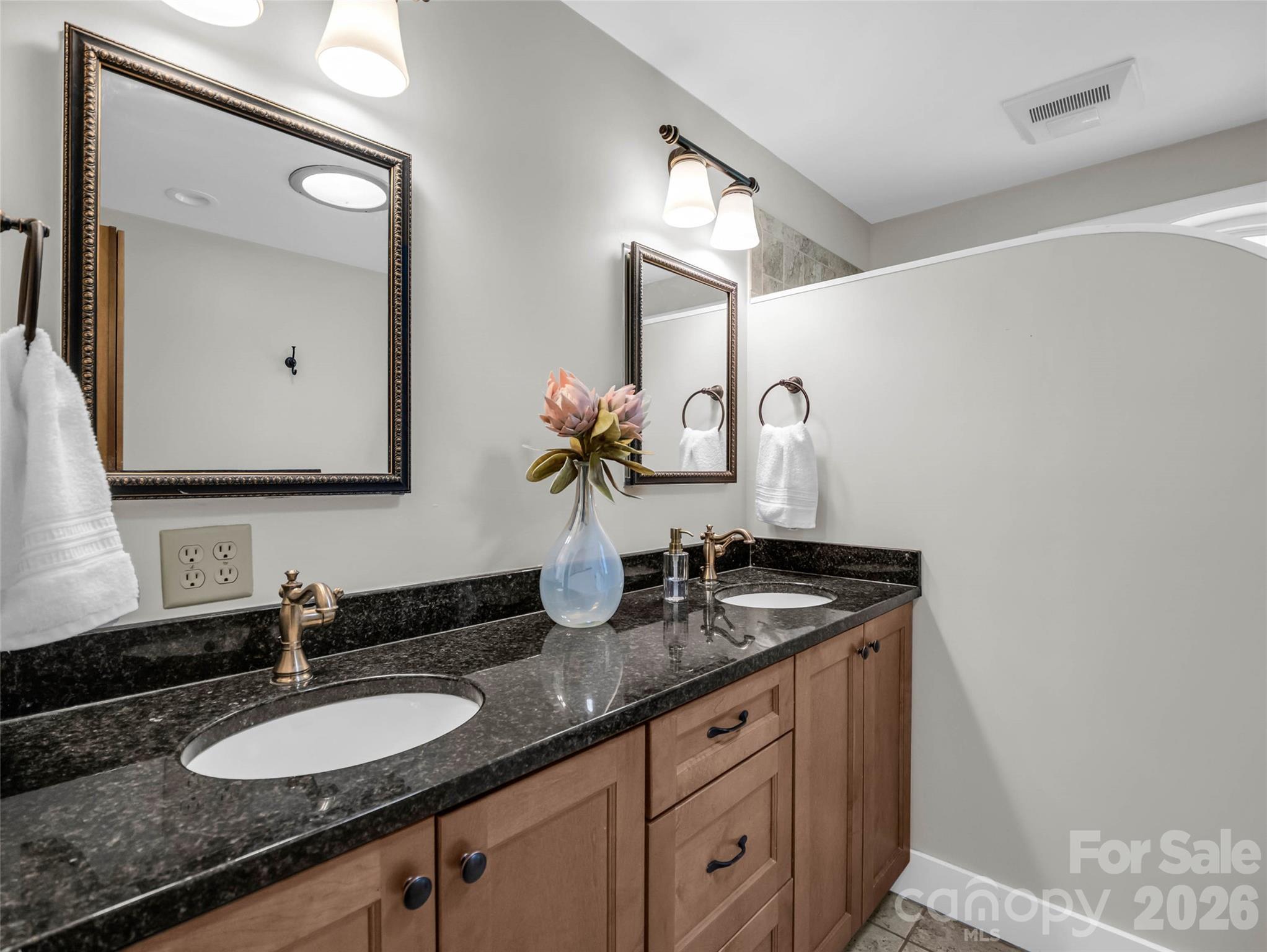 52 Forest Road Property Photo 19