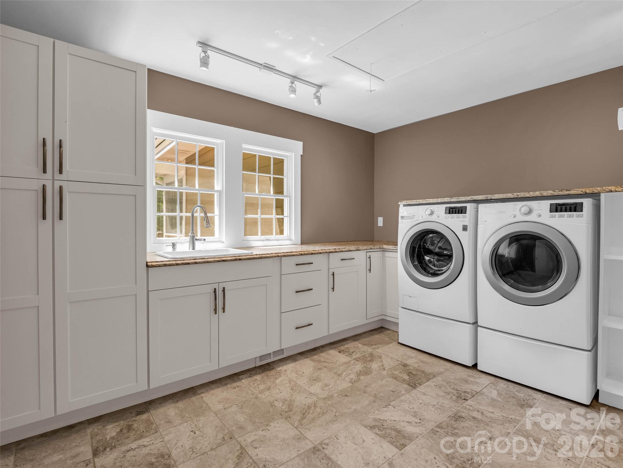 52 Forest Road Property Photo 25