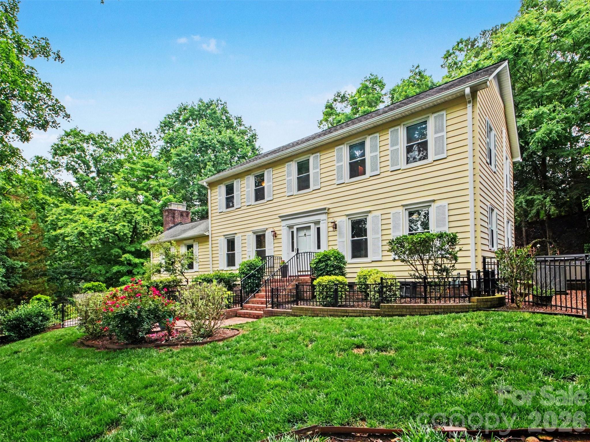 420 Brook Avenue Property Photo 2