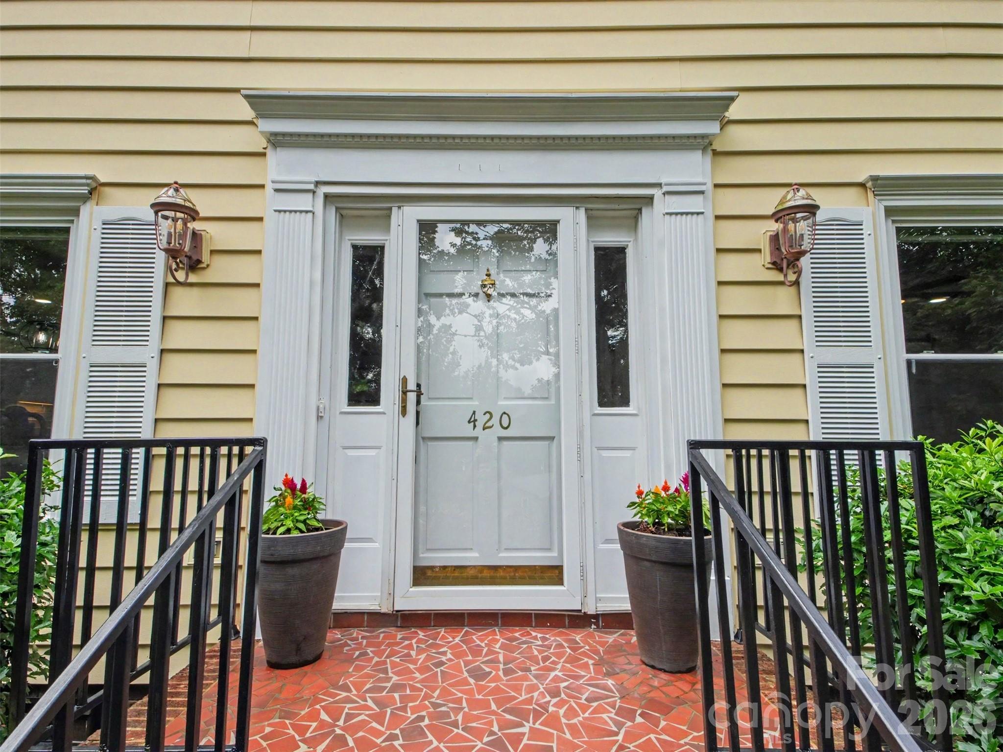 420 Brook Avenue Property Photo 4