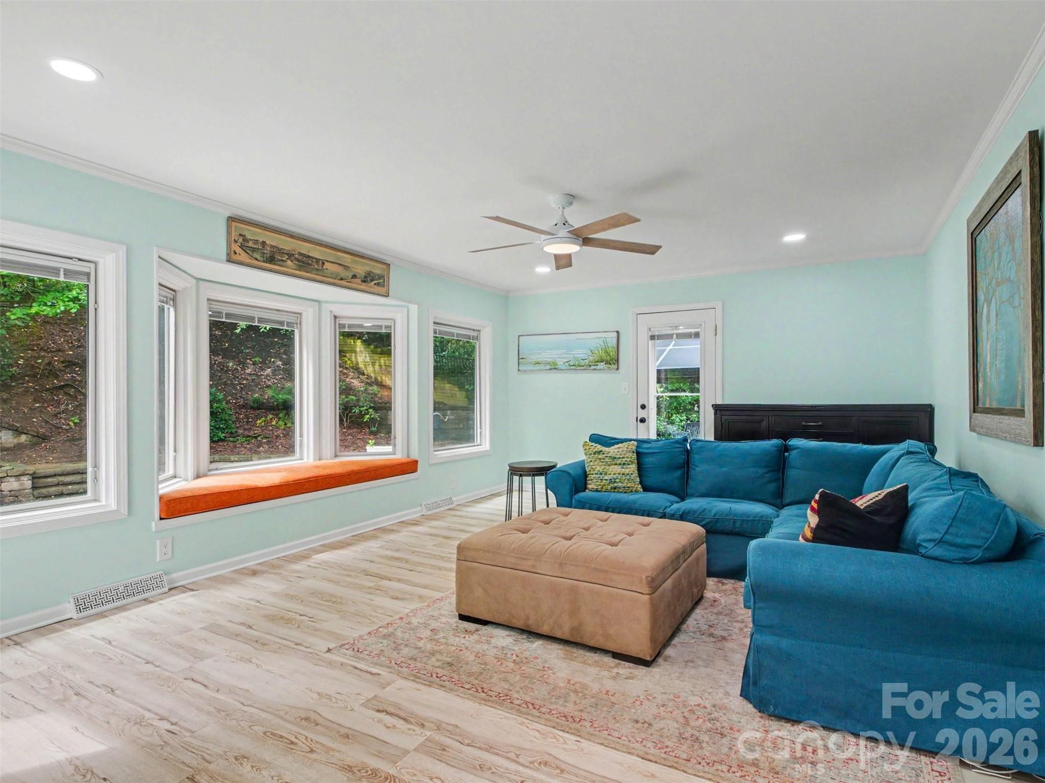 420 Brook Avenue Property Photo 9