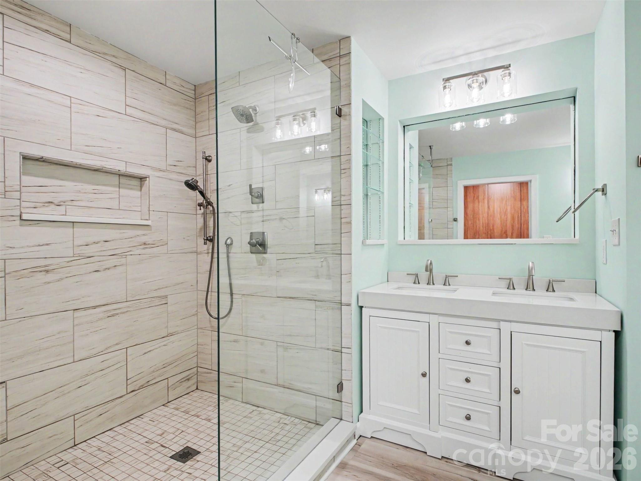 420 Brook Avenue Property Photo 17