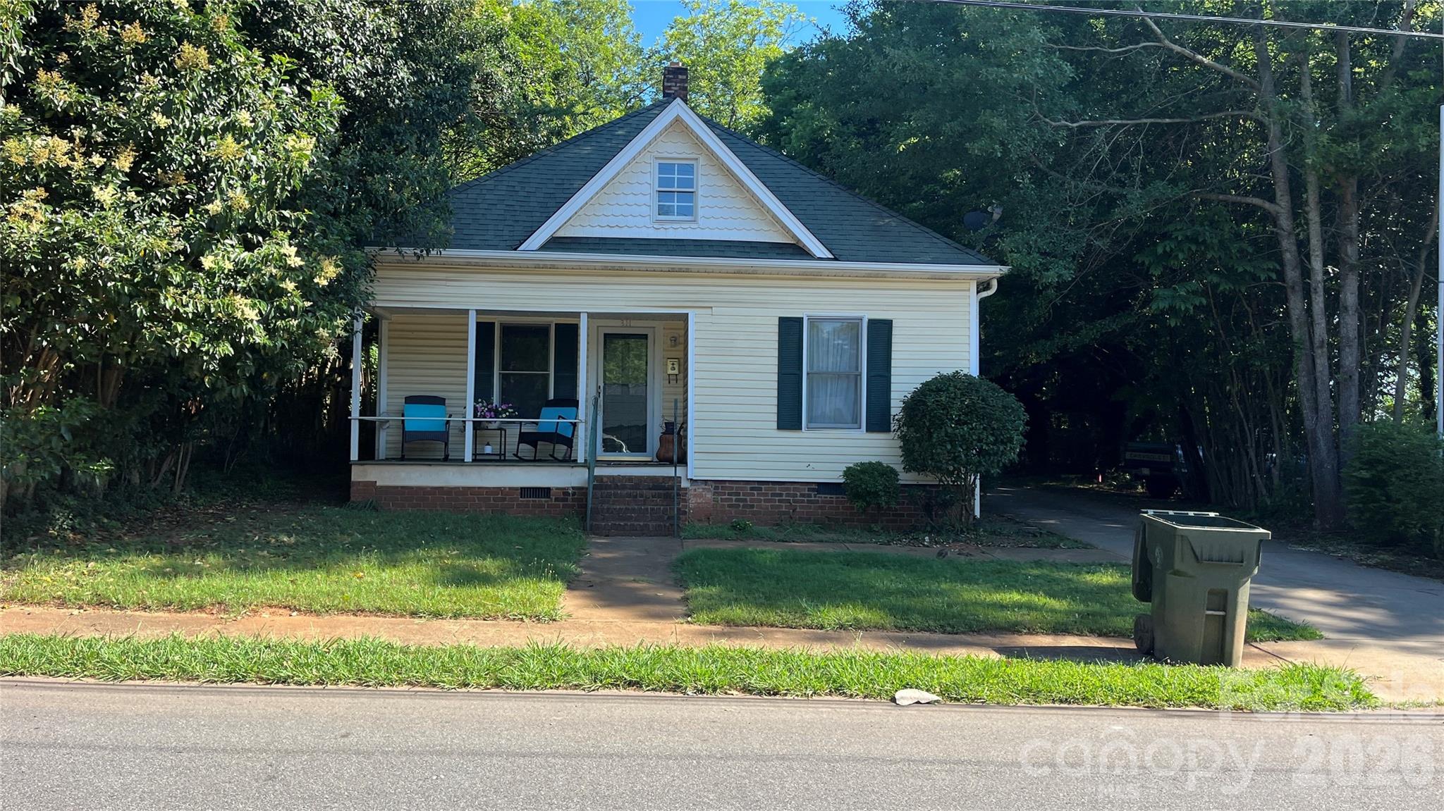 1920 Johnstown Road Property Photo 3